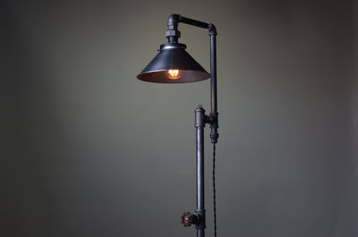 FLOOR LAMP MODEL No. 4044