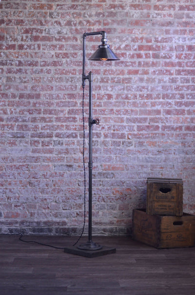 FLOOR LAMP MODEL No. 8690