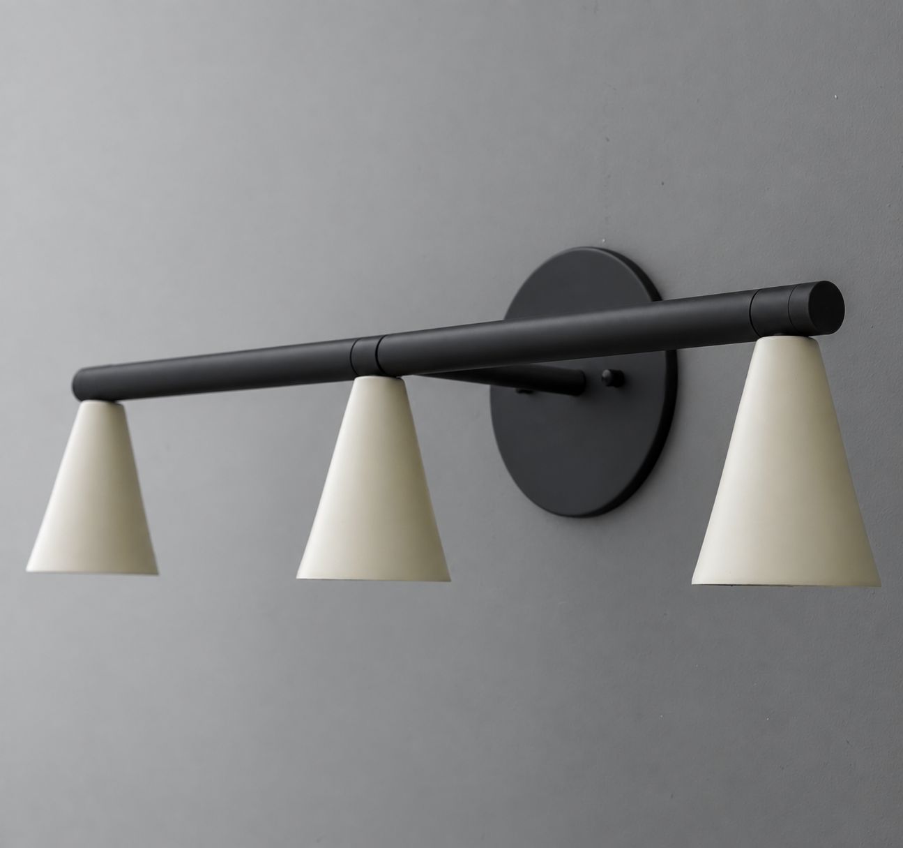 VANITY LIGHT MODEL NO. 1170