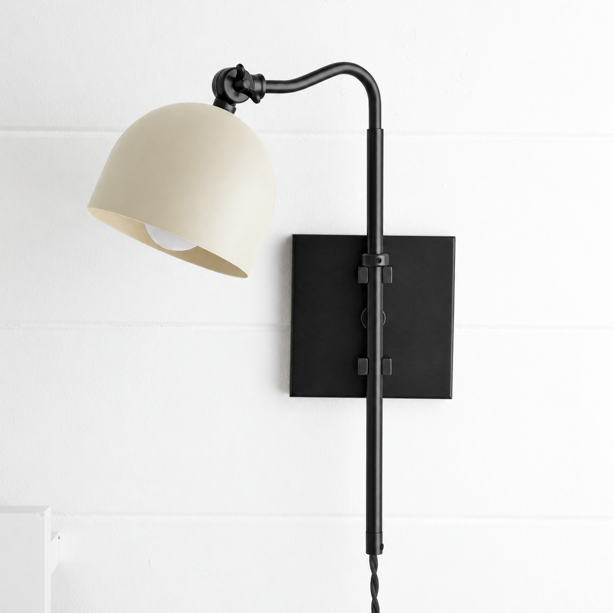 SCONCE MODEL NO. 5025 in Black/Cream