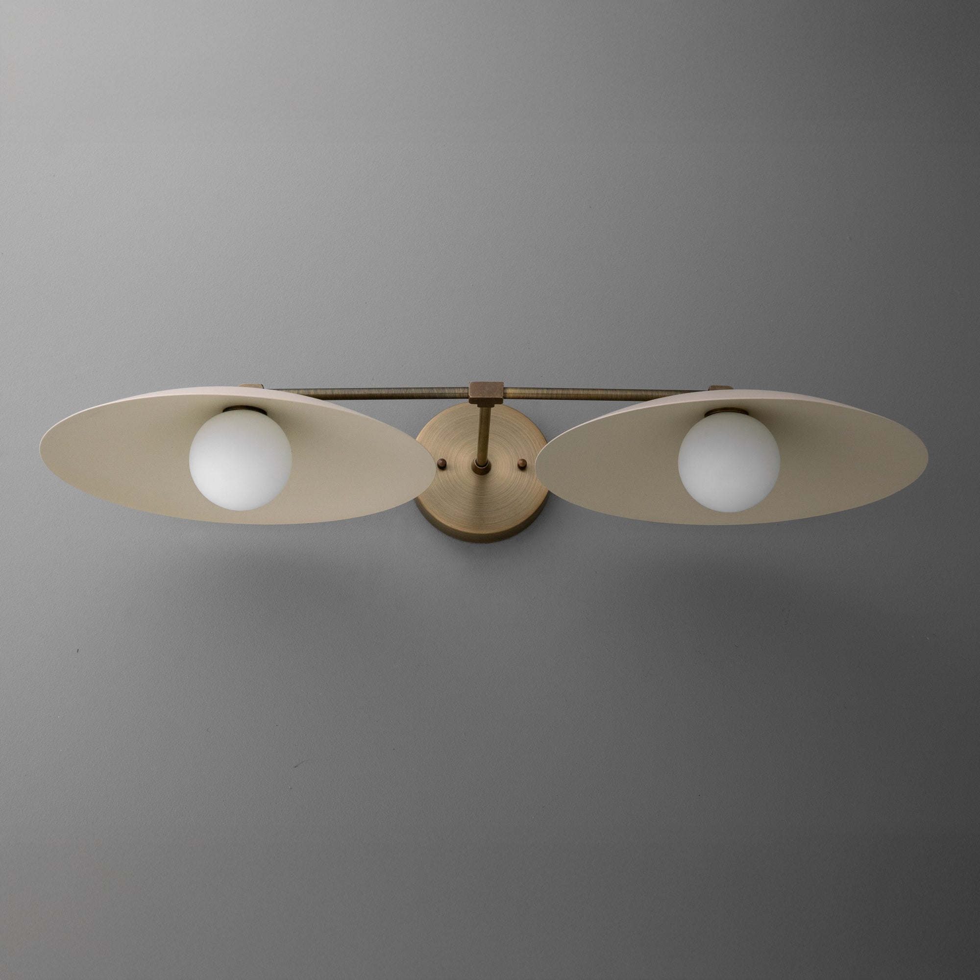 VANITY LIGHT MODEL NO. 1168