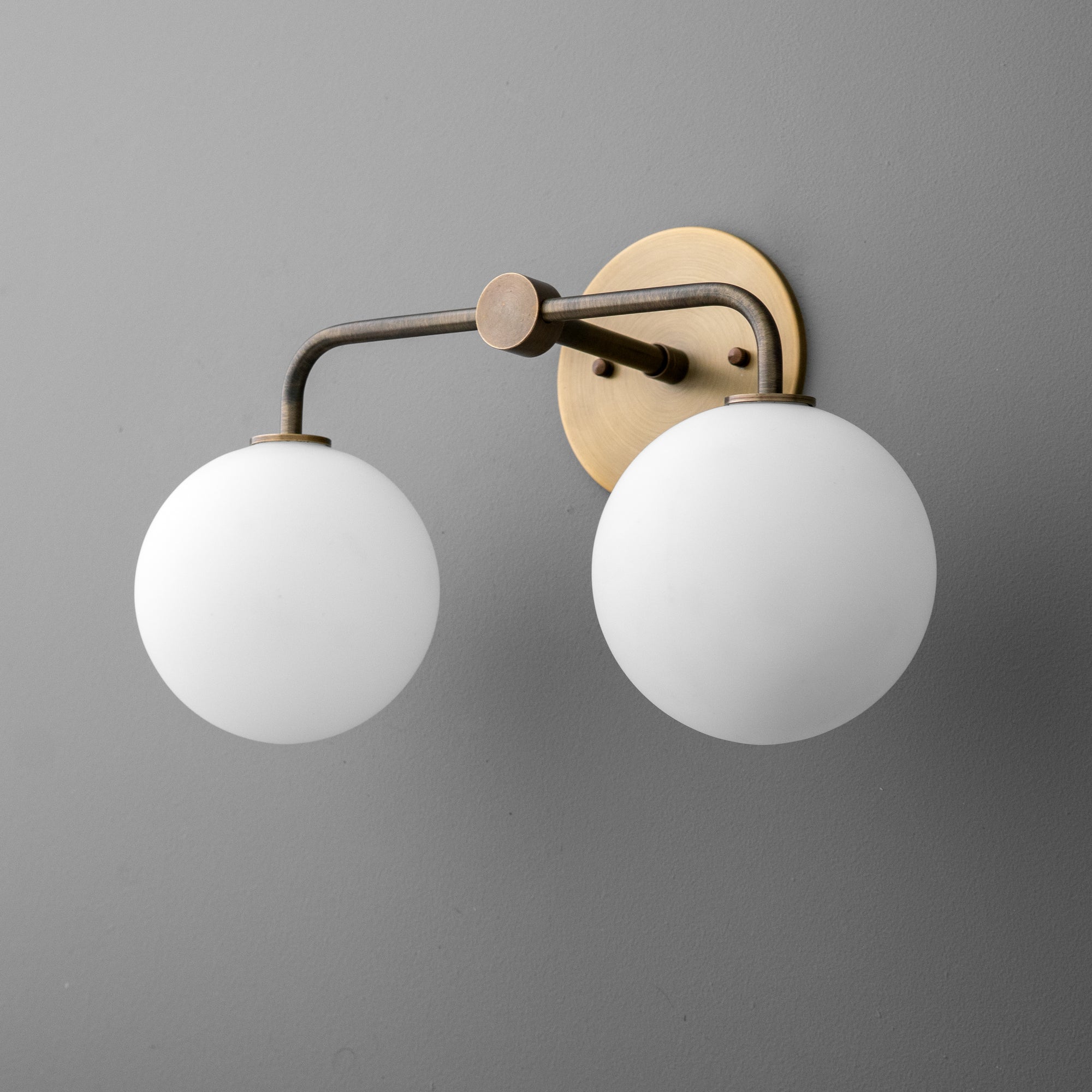 VANITY LIGHT MODEL NO. 1149