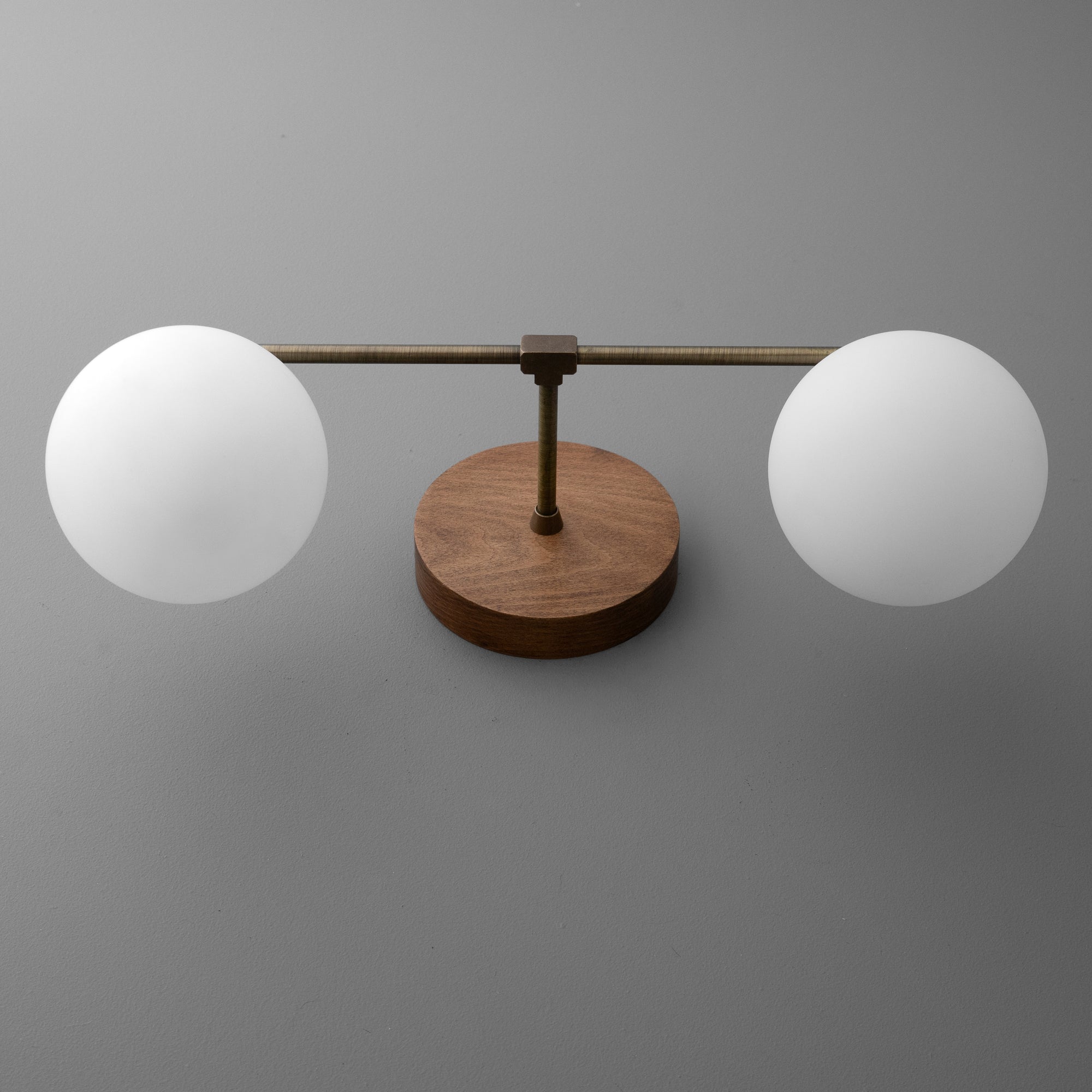 VANITY LIGHT MODEL NO. 1151