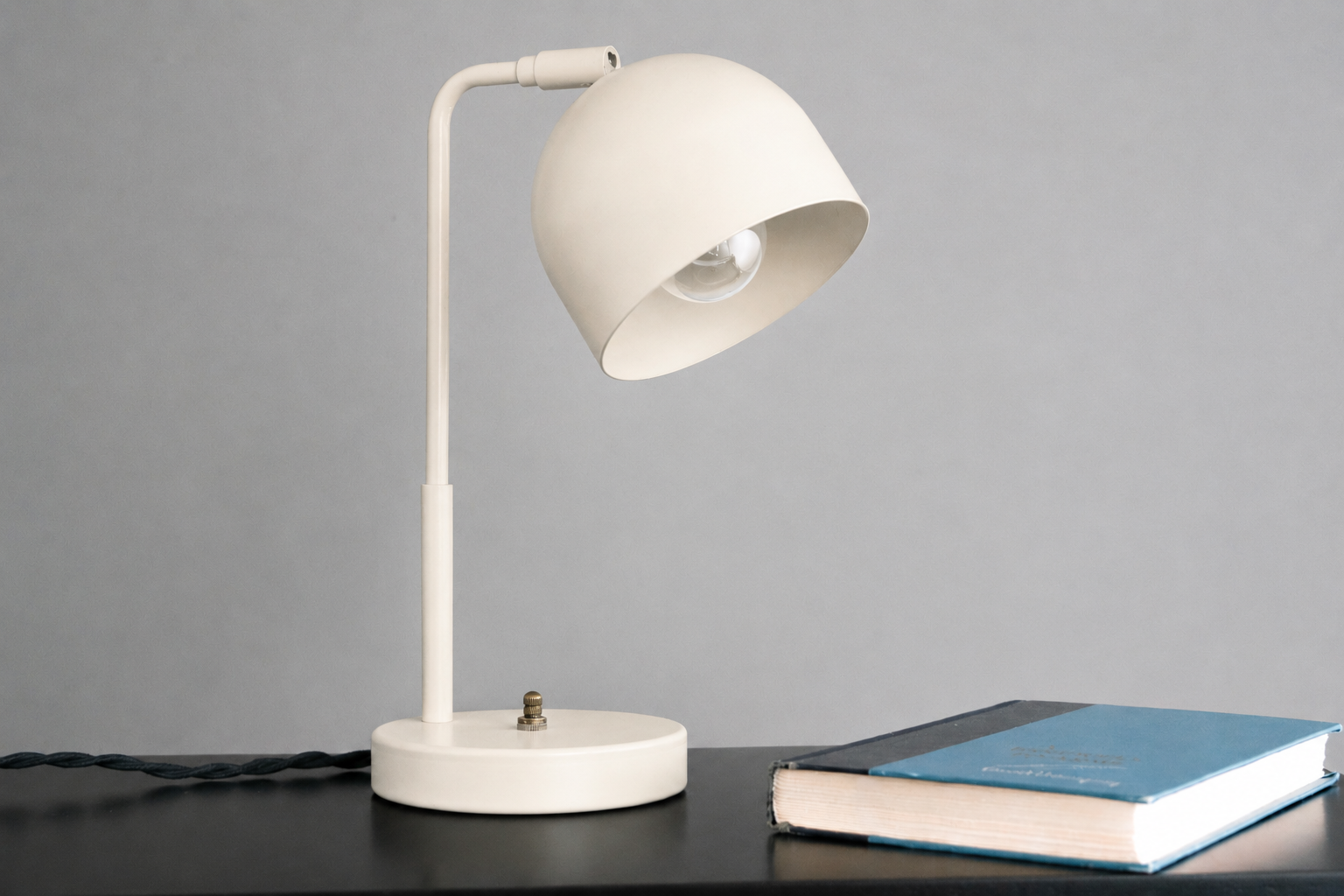 TABLE LAMP MODEL NO. 2351