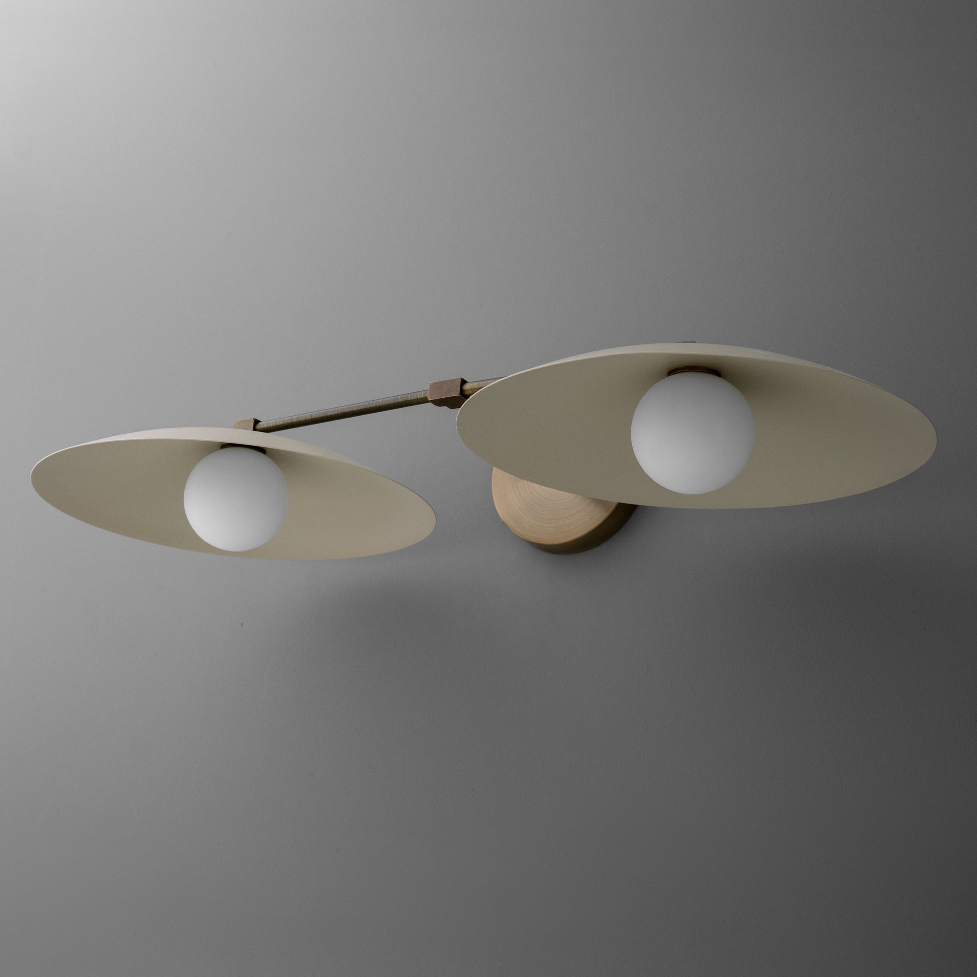 VANITY LIGHT MODEL NO. 1168