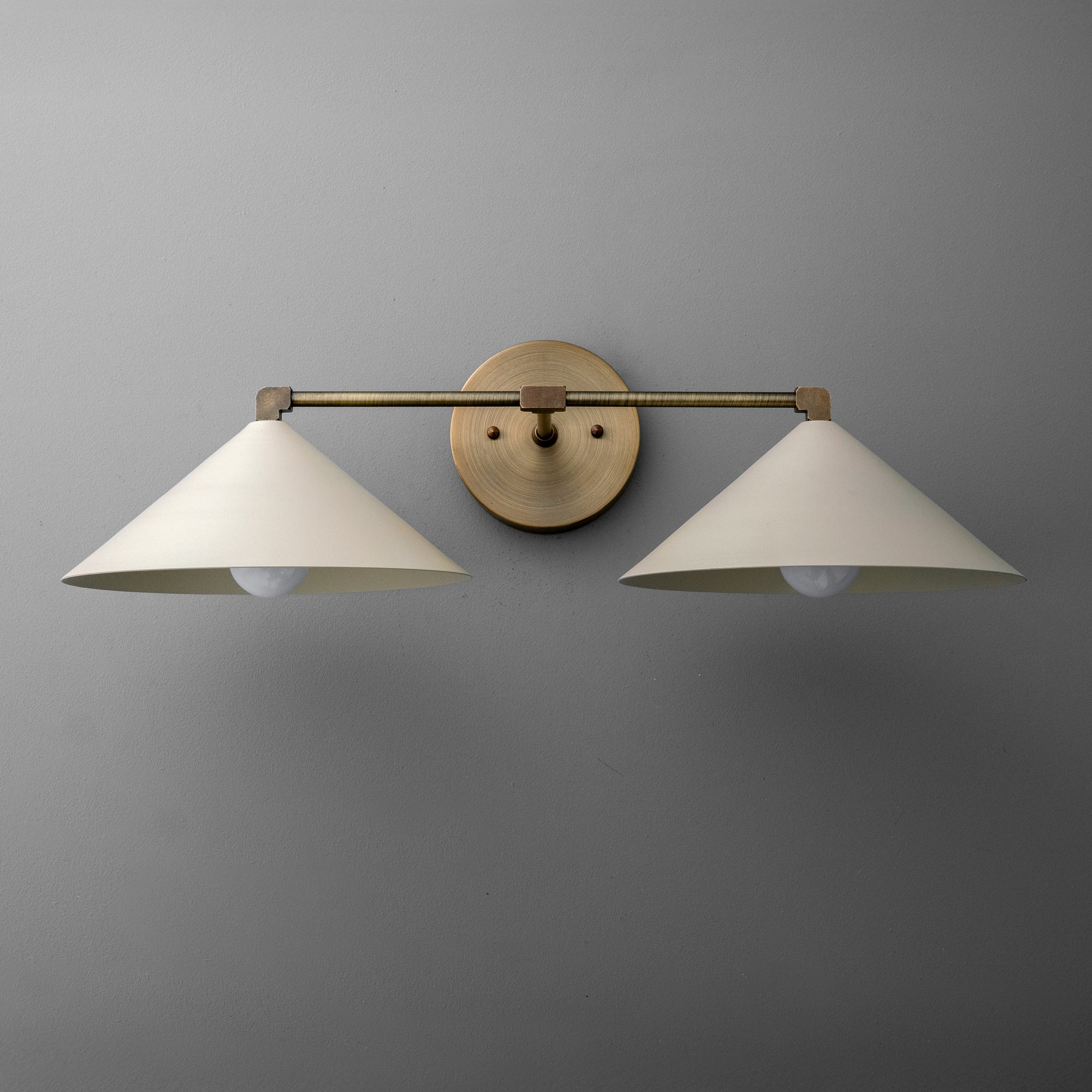 VANITY LIGHT MODEL NO. 1185