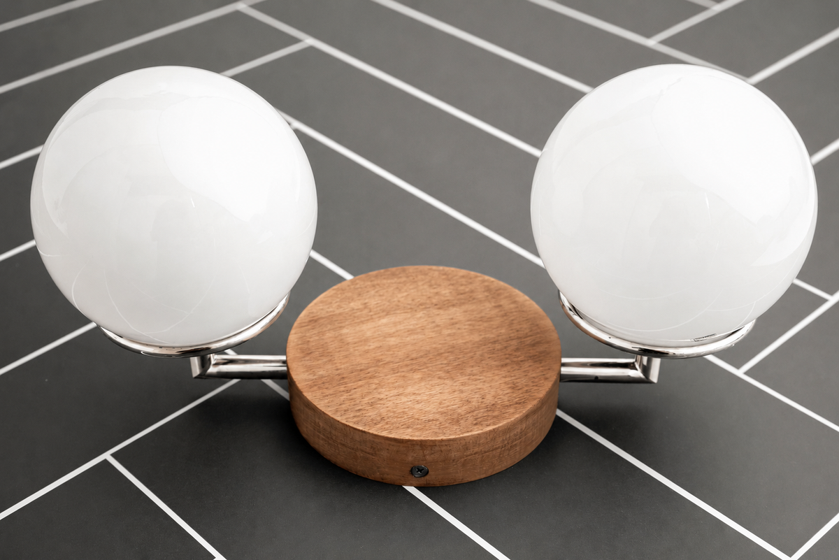 VANITY LIGHT MODEL NO. 9977 in Oak/Pol.Nickel