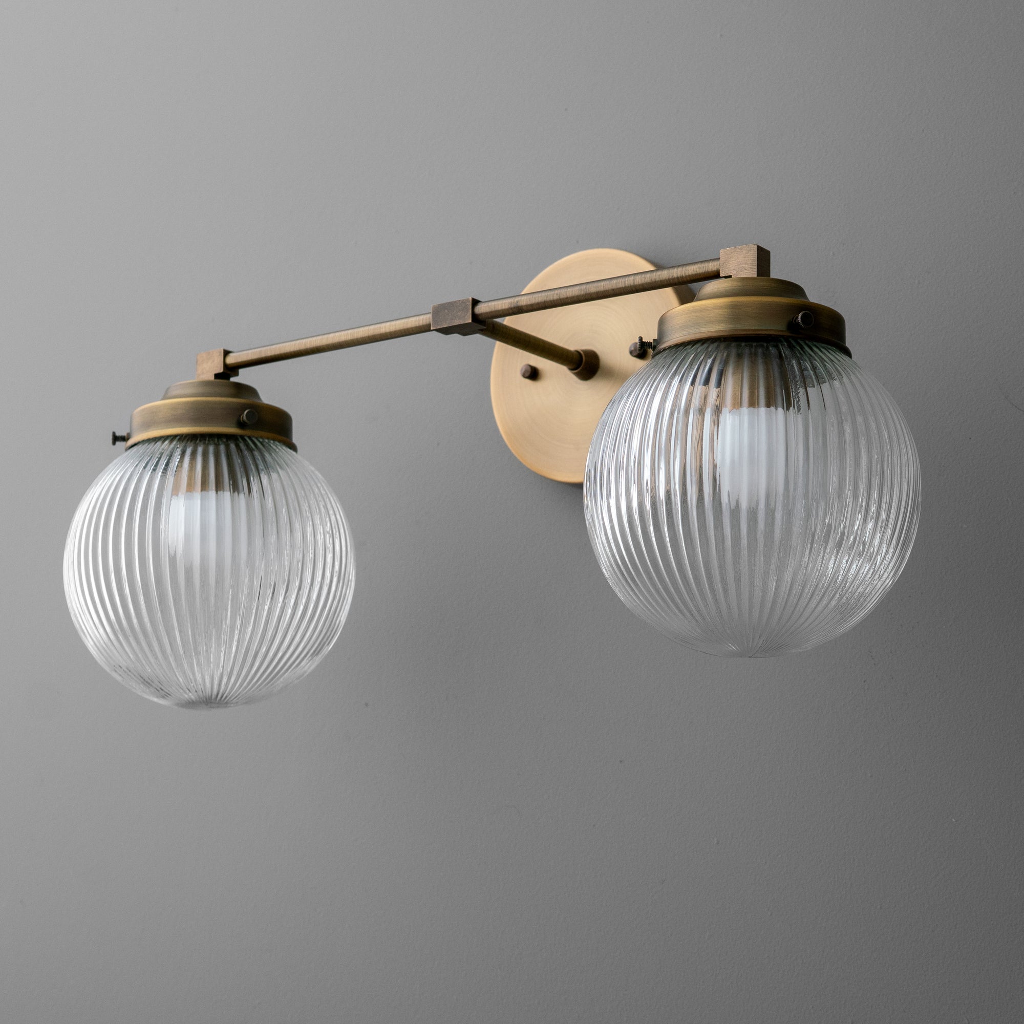 VANITY LIGHT MODEL NO. 1125