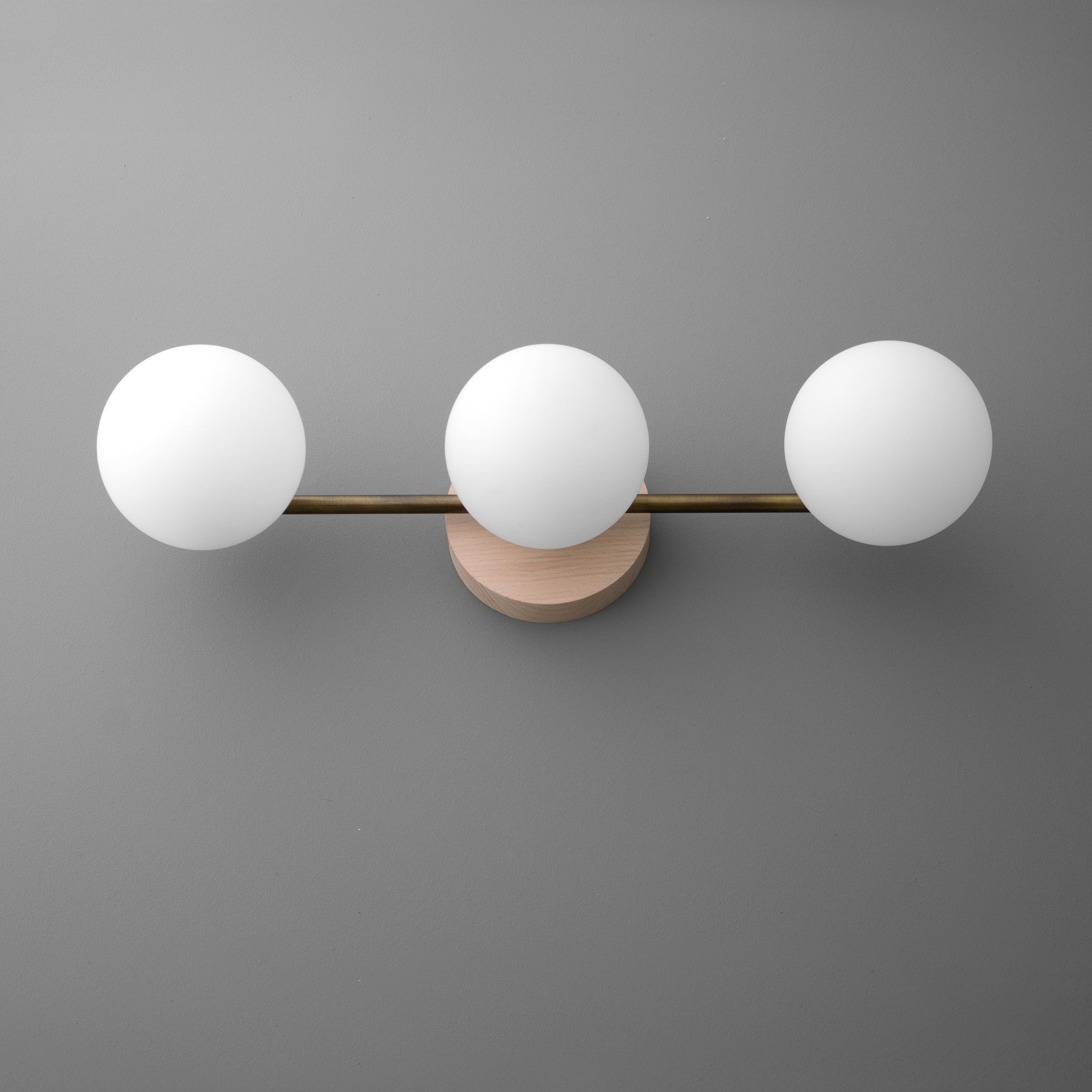 VANITY LIGHT MODEL NO. 6089