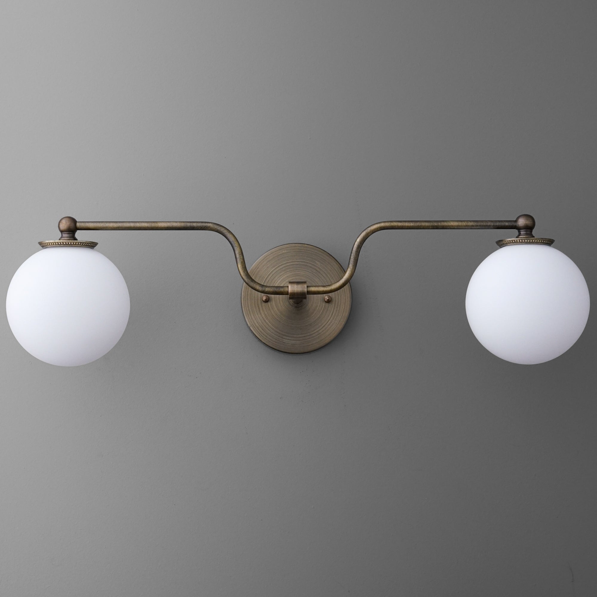 VANITY LIGHT MODEL NO. 1153