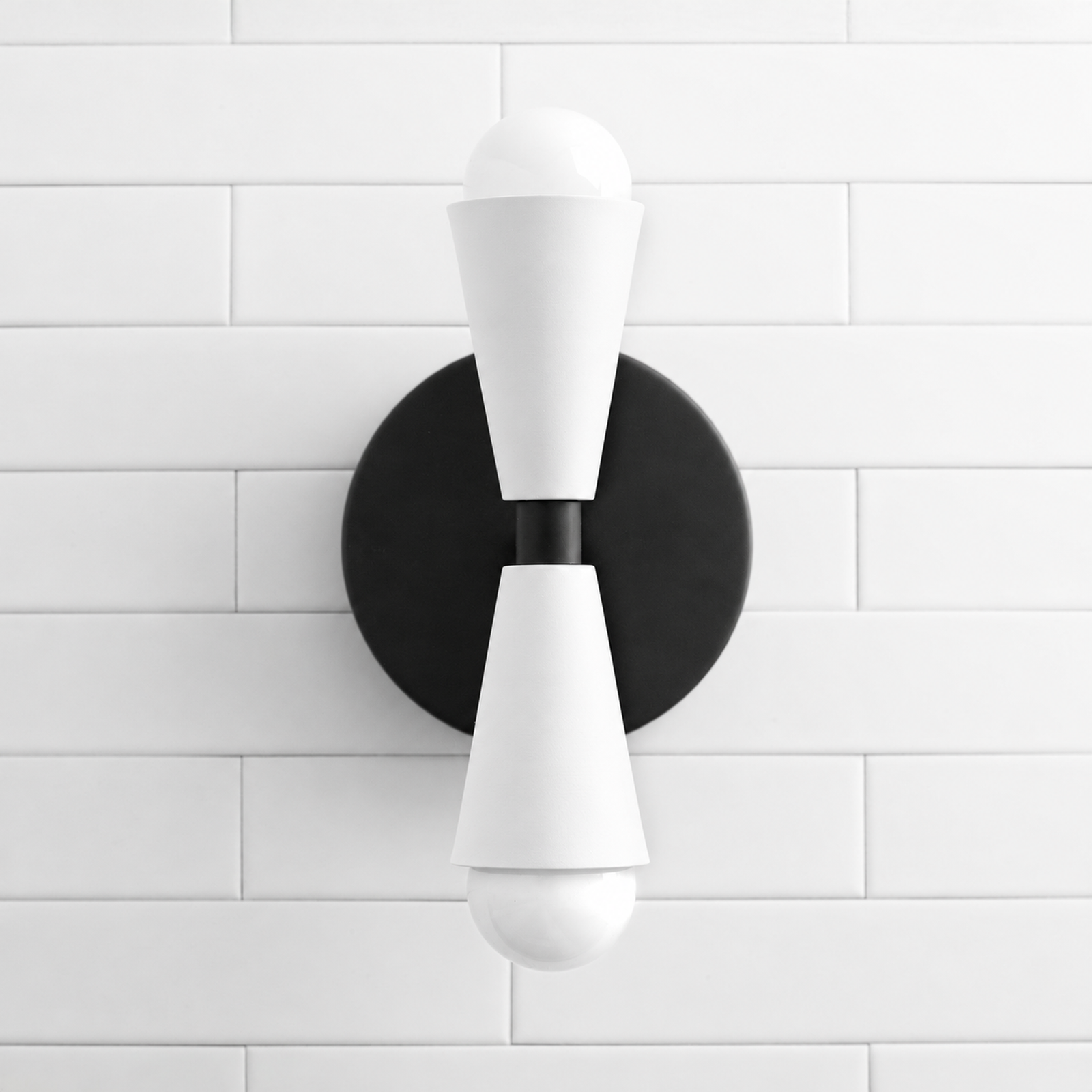 SCONCE MODEL NO. 4717 in Black/White