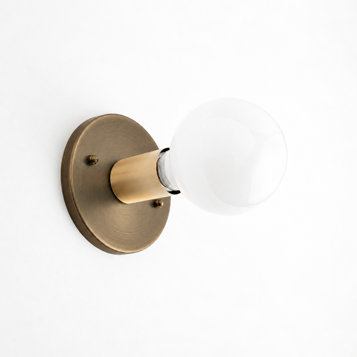 SCONCE MODEL NO. 2057 in Ant. Brass/R.Brass