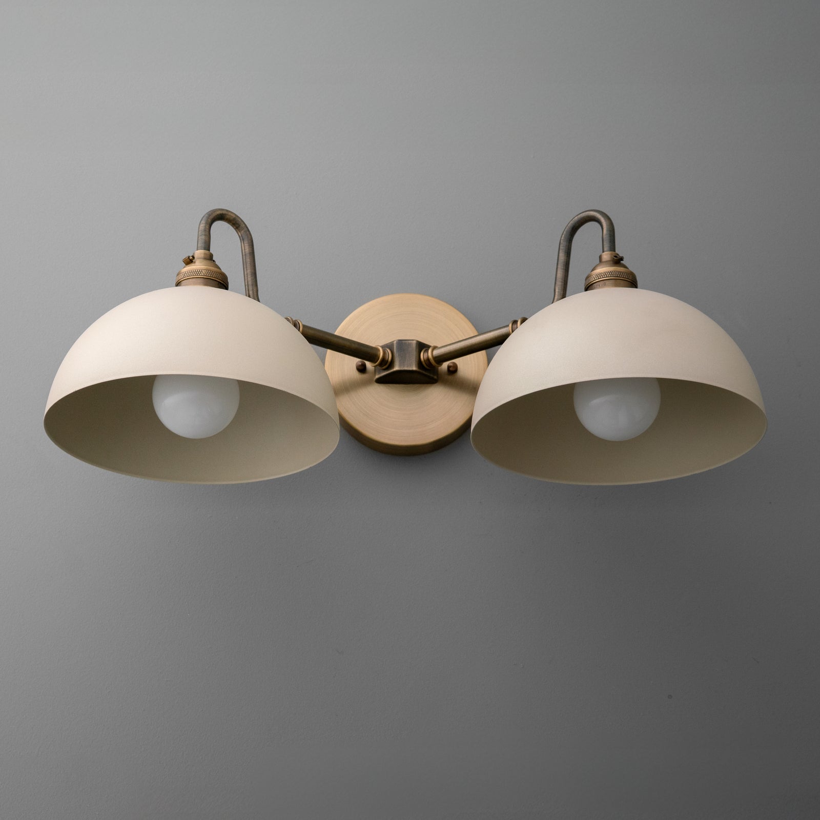 VANITY LIGHT MODEL NO. 6096