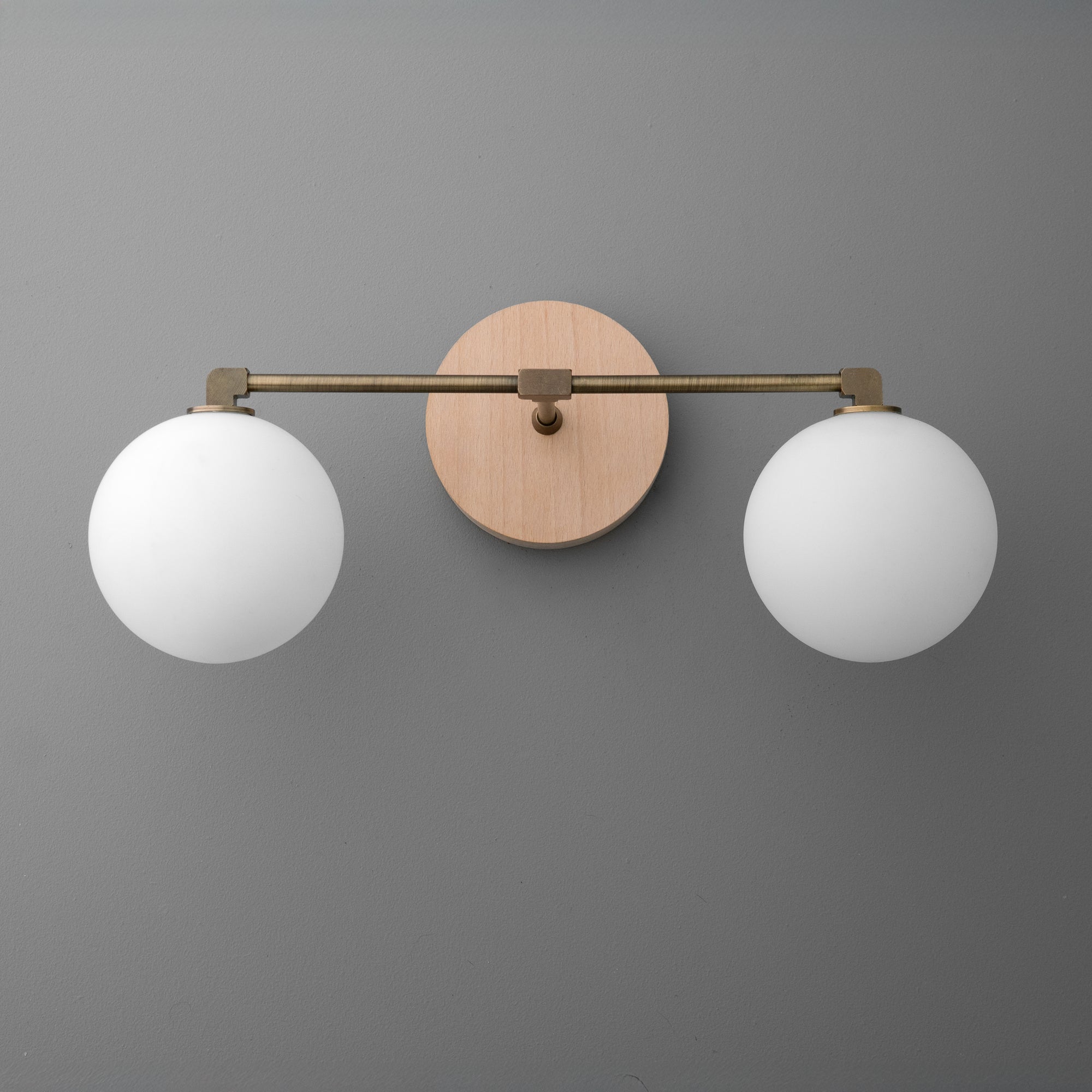 VANITY LIGHT MODEL NO. 1151