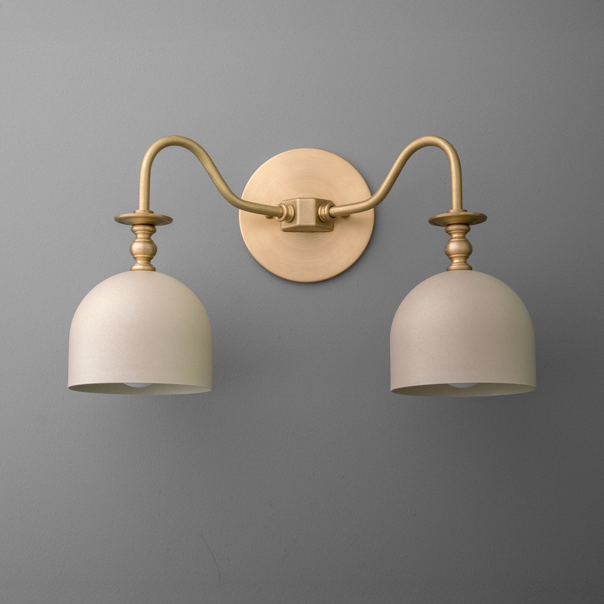 VANITY LIGHT MODEL NO. 8710
