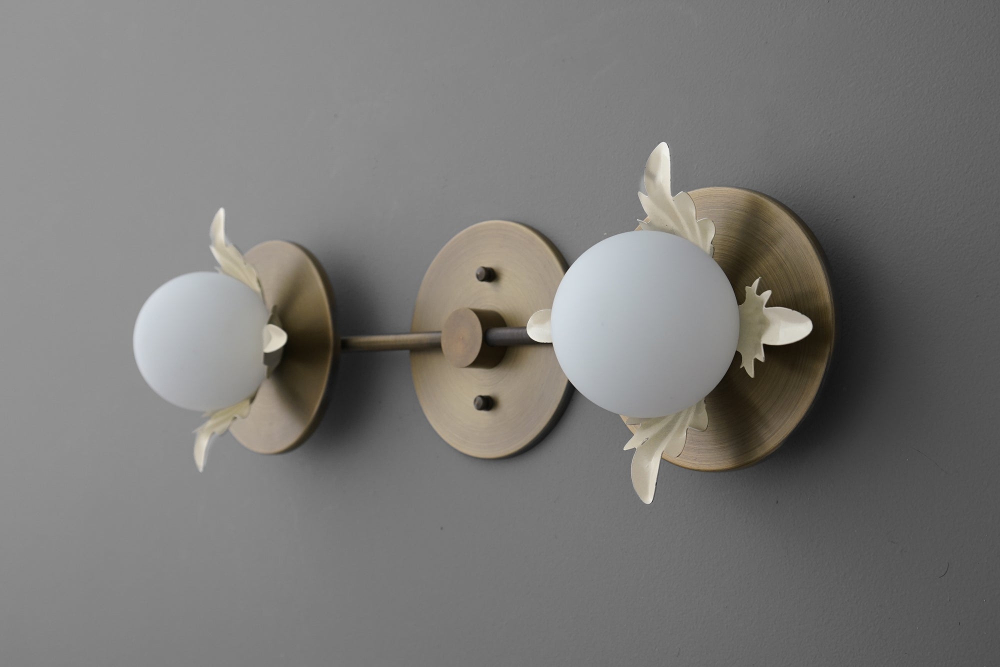 VANITY LIGHT MODEL NO. 1118
