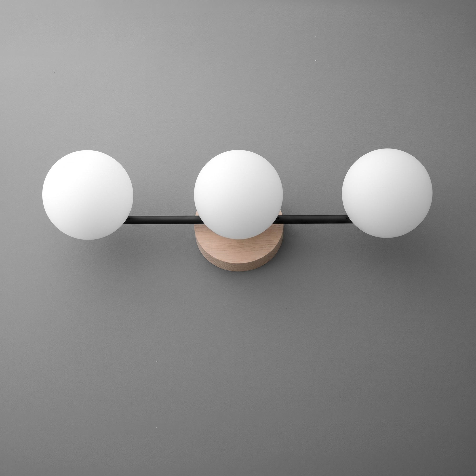 VANITY LIGHT MODEL NO. 6089