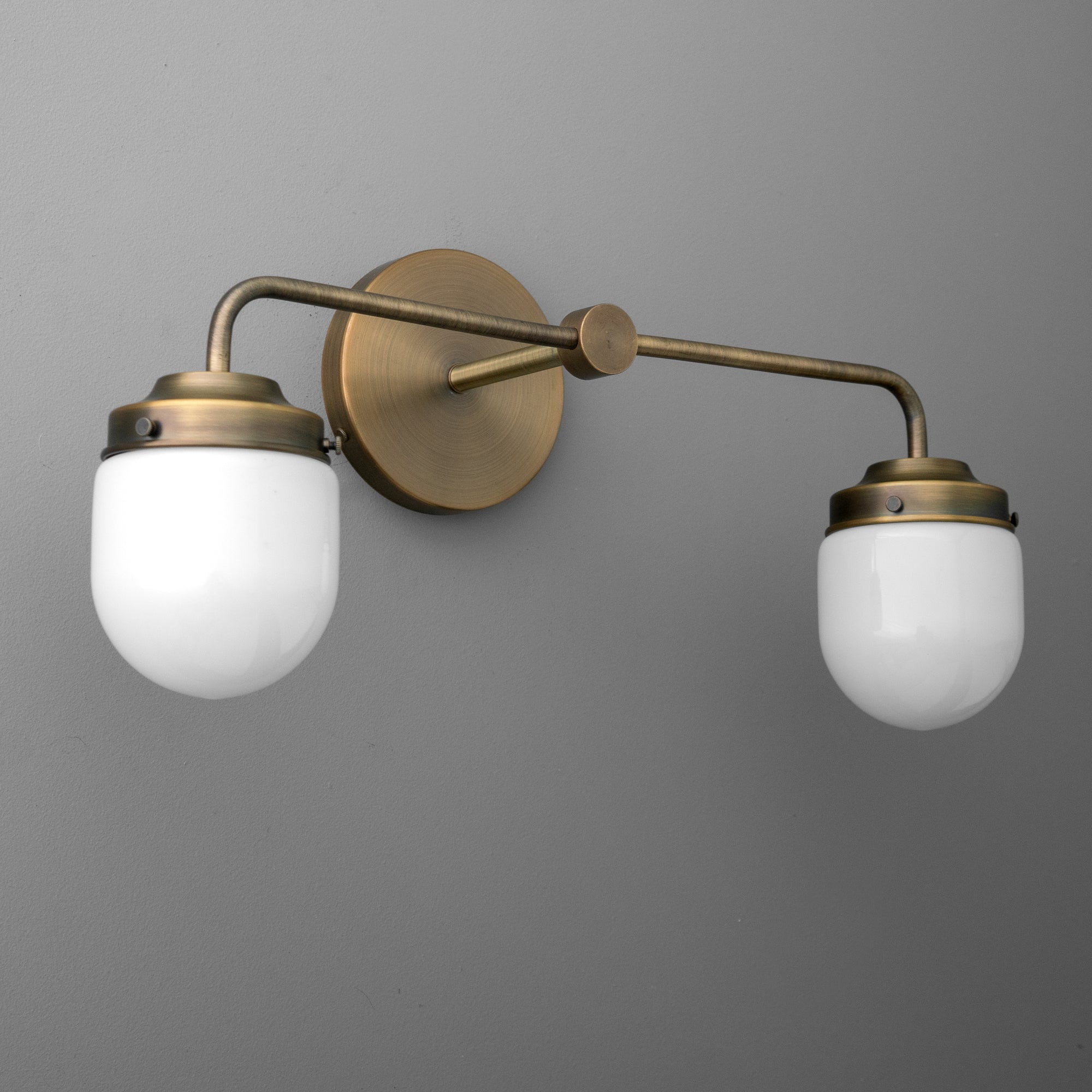 VANITY LIGHT MODEL NO. 1147