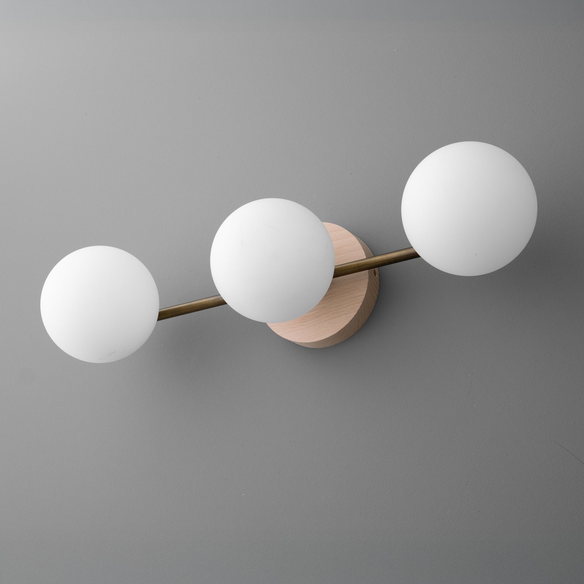VANITY LIGHT MODEL NO. 6089