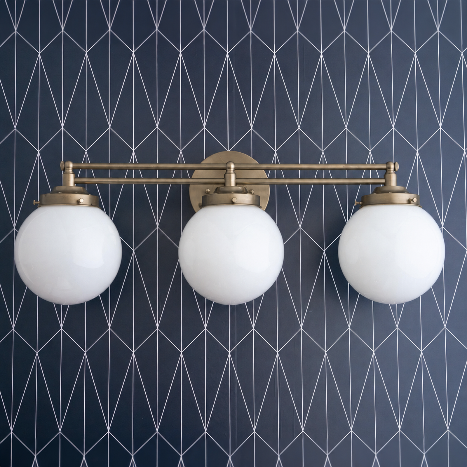 VANITY LIGHT MODEL NO. 2406 in Antique Brass