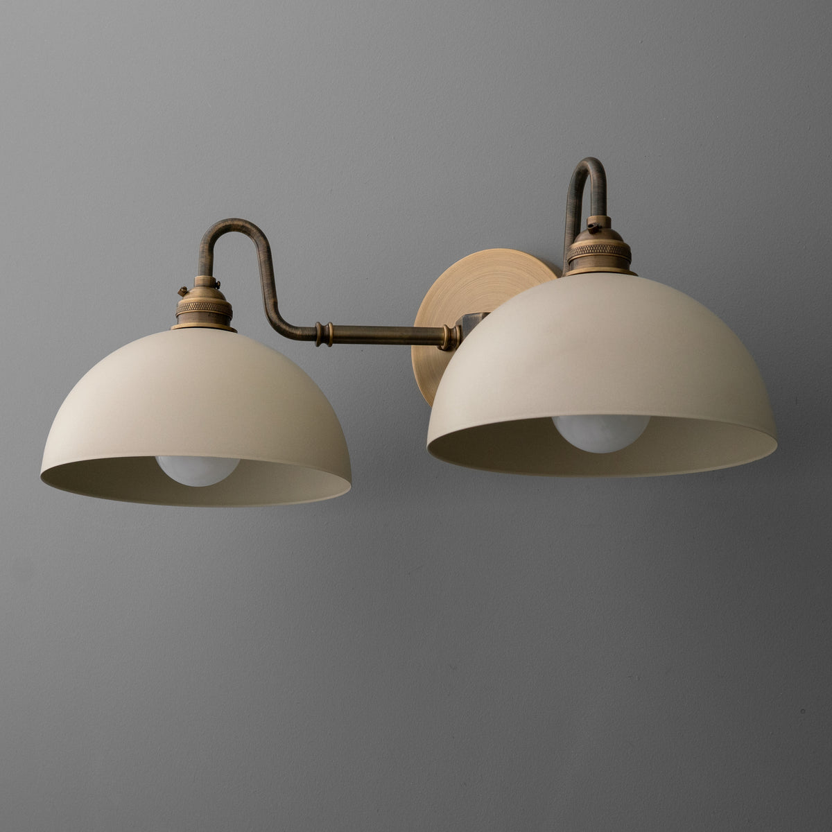VANITY LIGHT MODEL NO. 6096