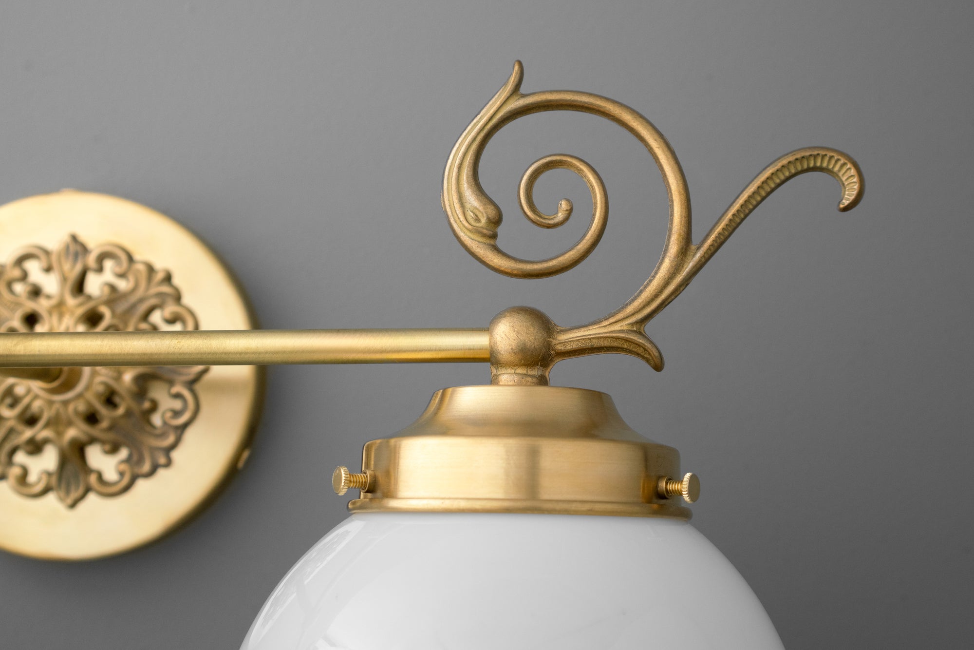 VANITY LIGHT MODEL NO. 1135