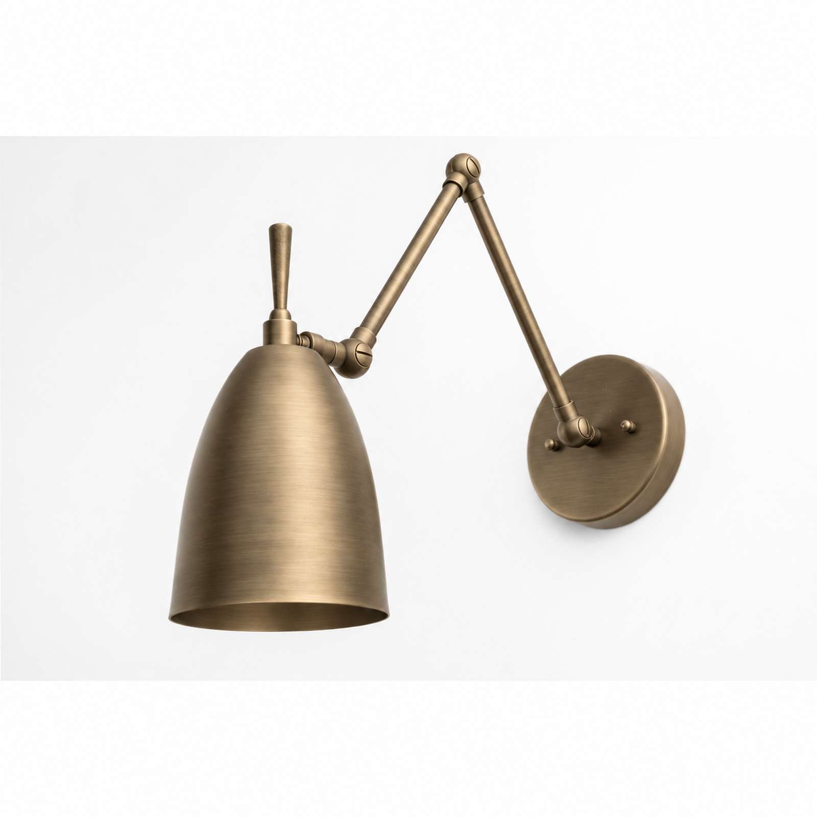 SCONCE MODEL NO. 1043 in Antique Brass