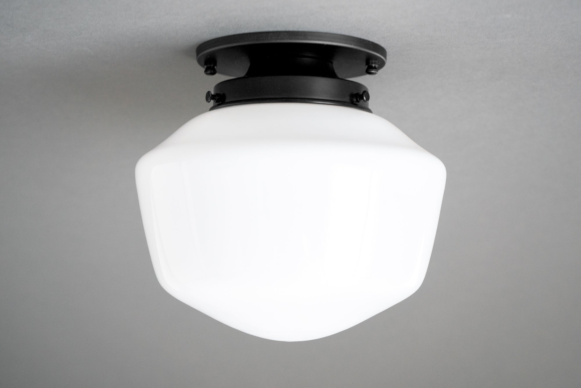 CEILING LIGHT MODEL NO. 7148