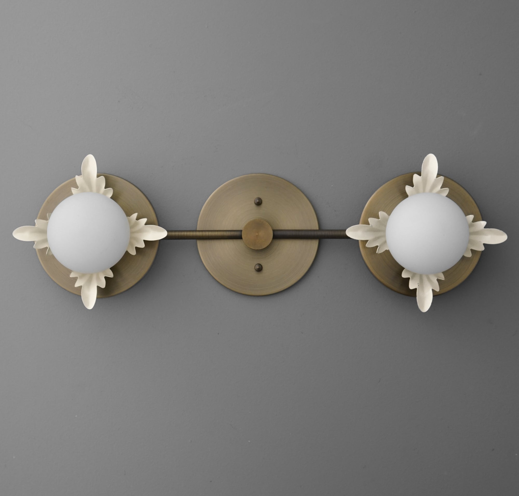 VANITY LIGHT MODEL NO. 1118