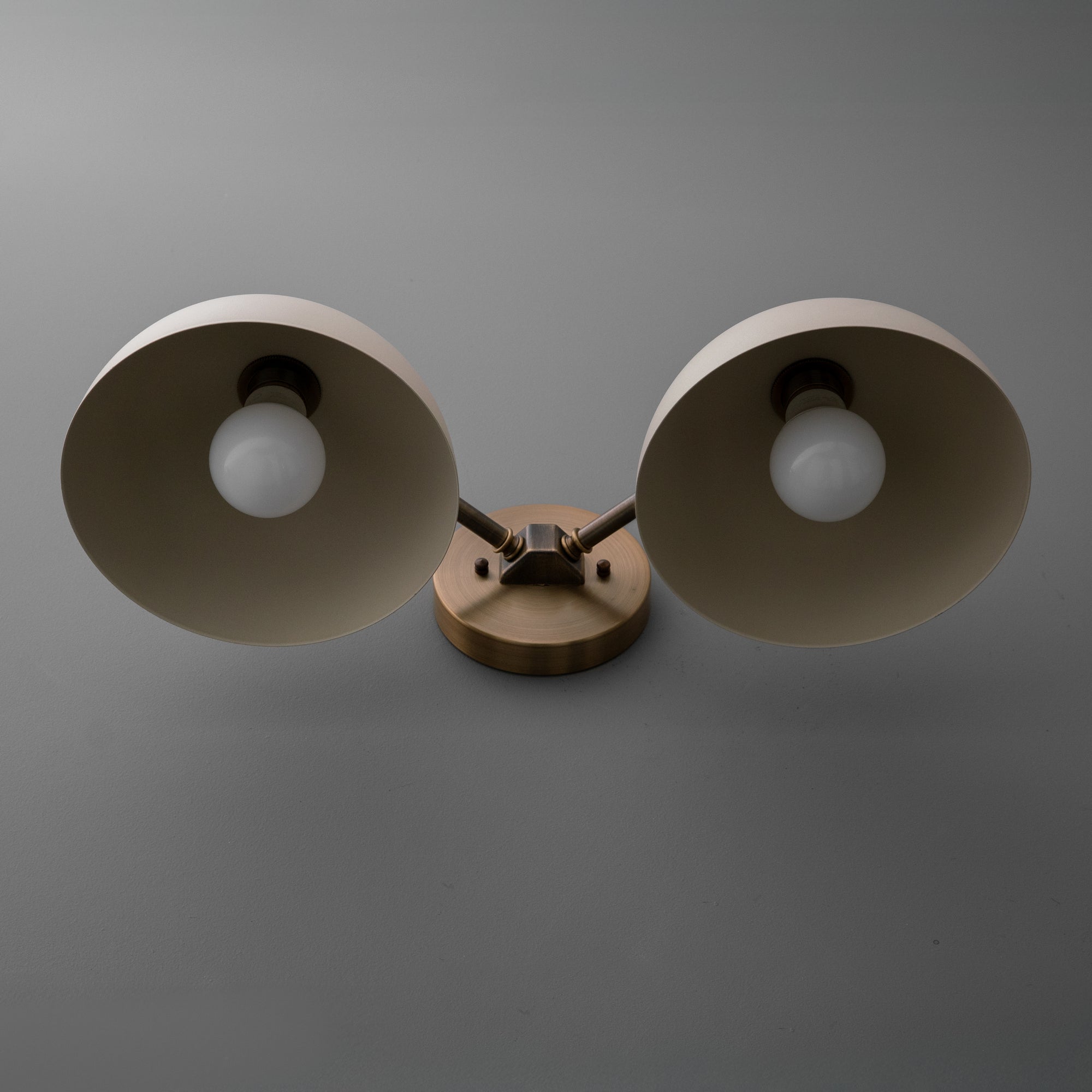 VANITY LIGHT MODEL NO. 6096