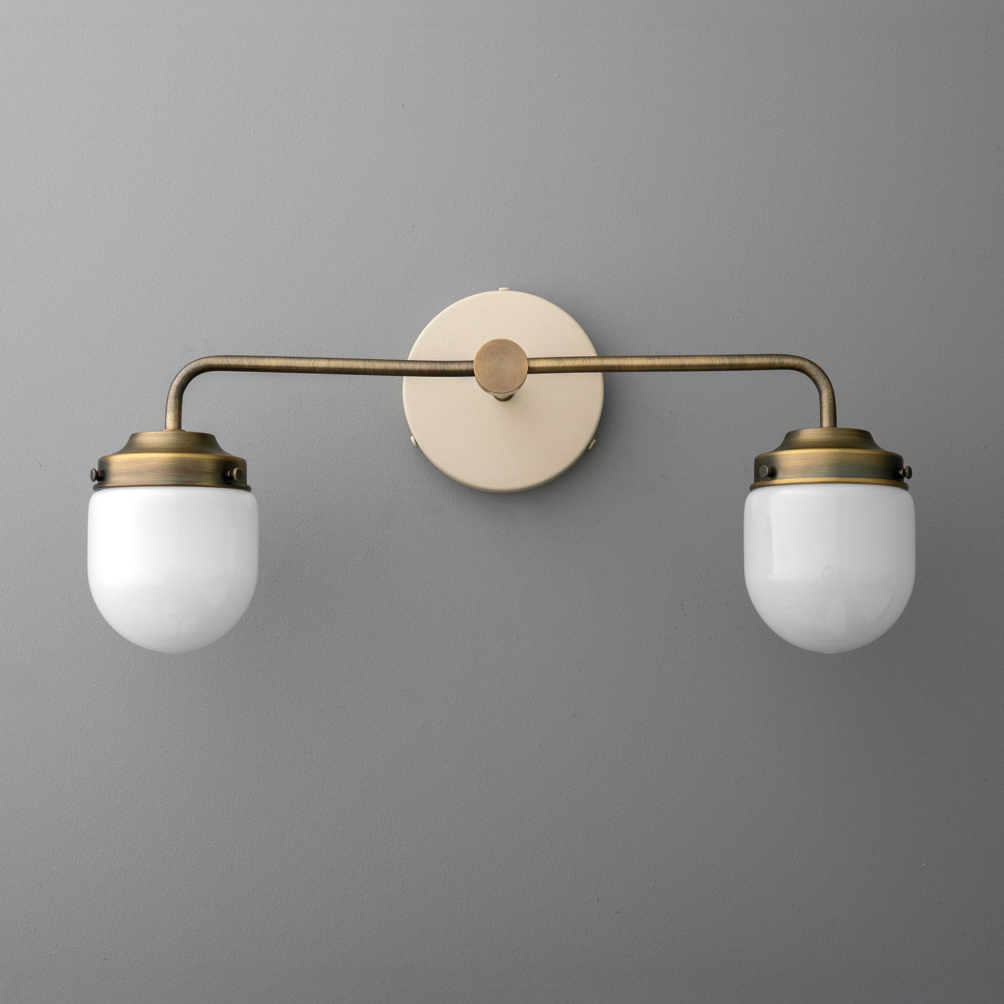 VANITY LIGHT MODEL NO. 1147