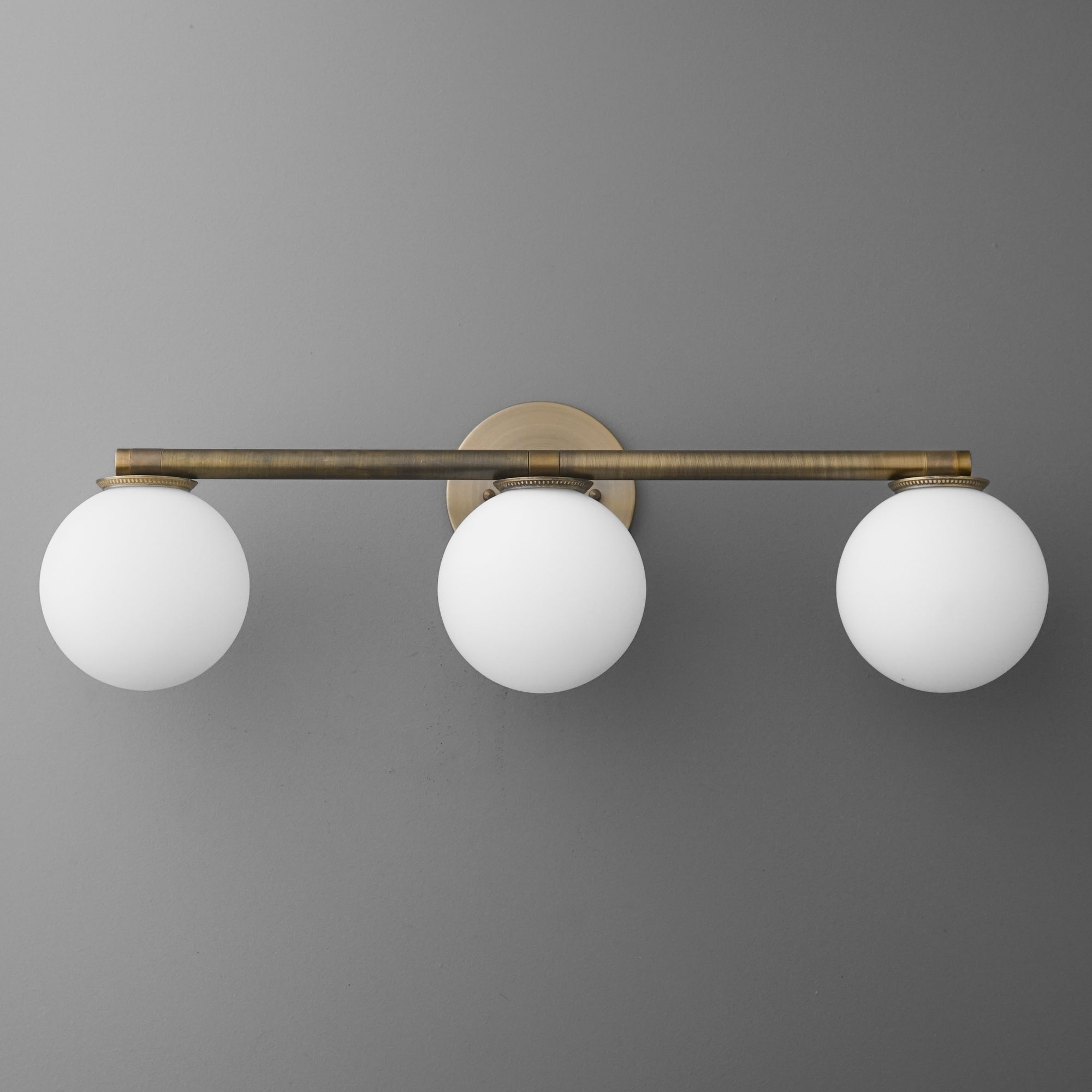 VANITY LIGHT MODEL NO. 1158