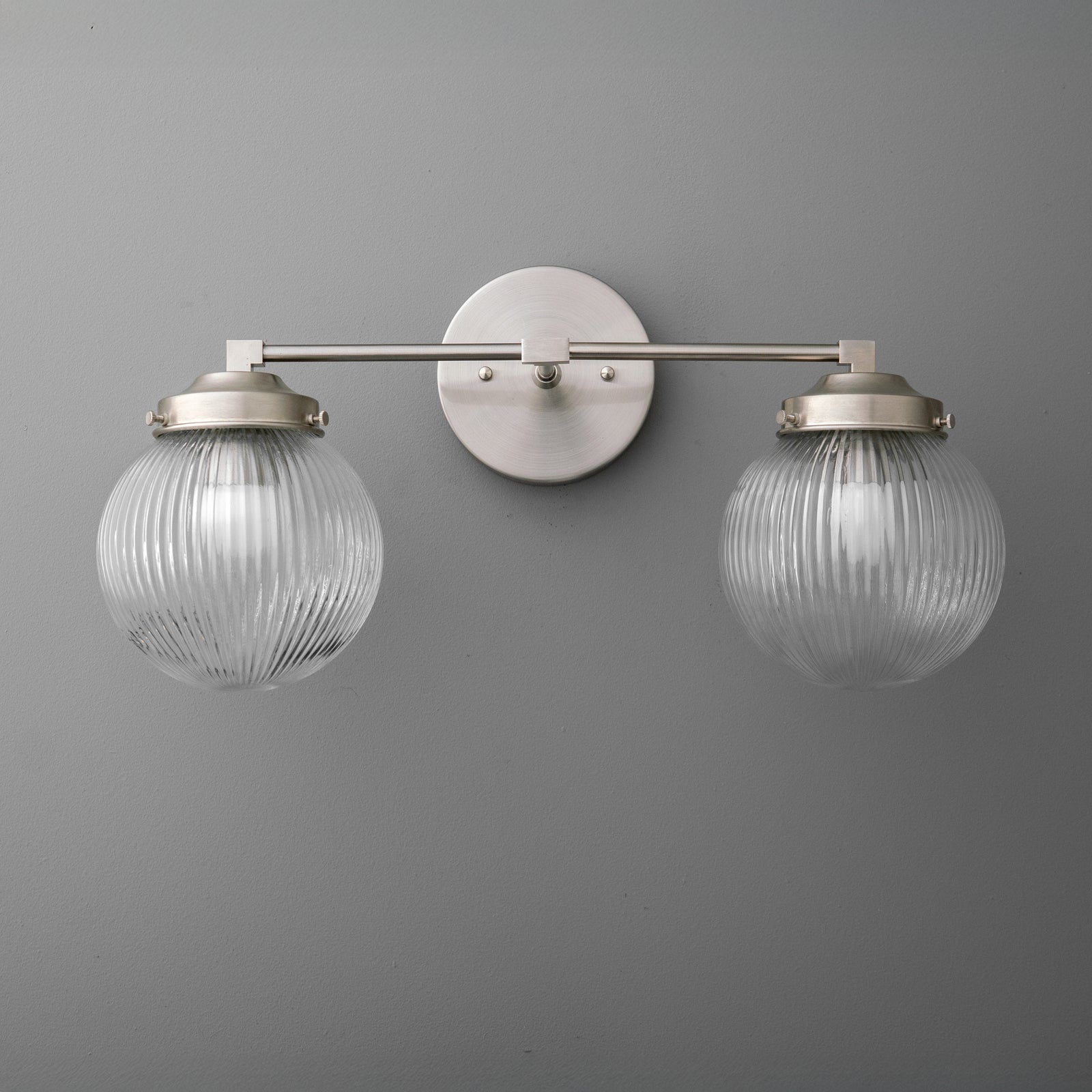 VANITY LIGHT MODEL NO. 1125