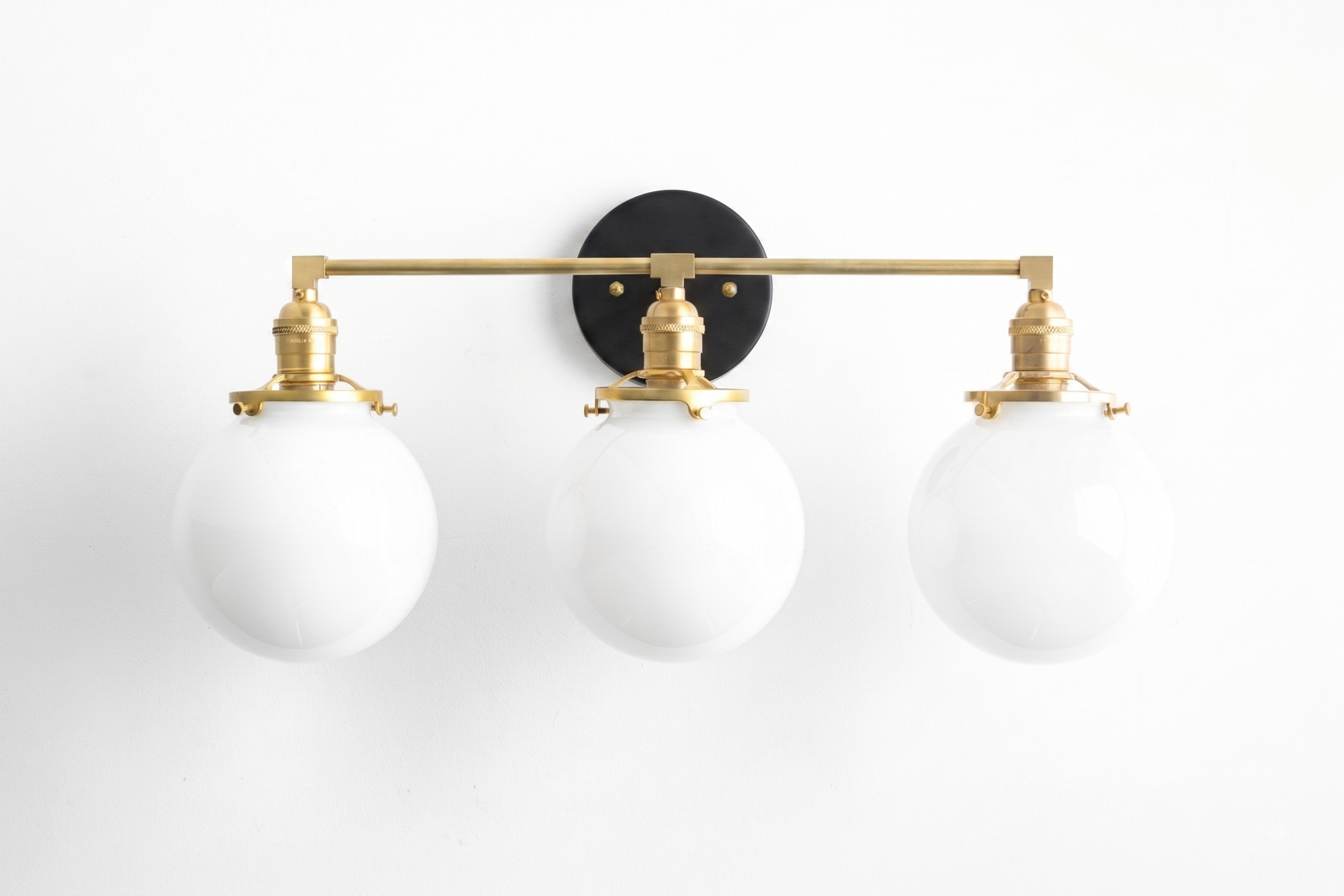 VANITY LIGHT MODEL NO. 4111