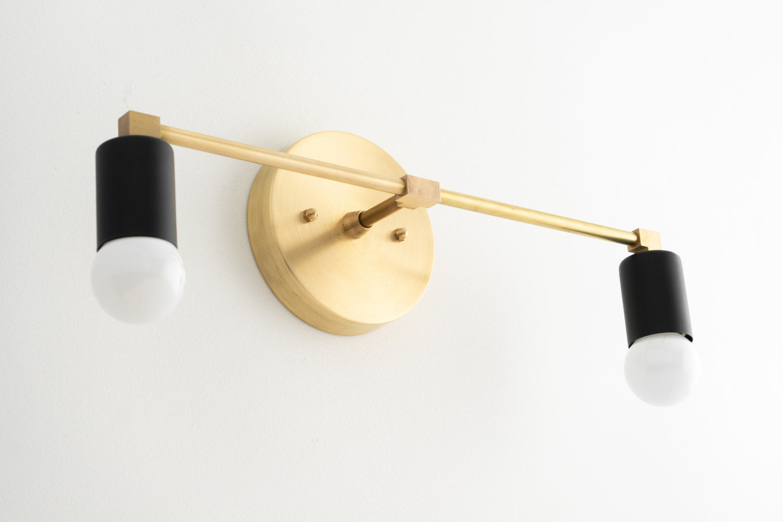 VANITY LIGHT MODEL NO. 8412
