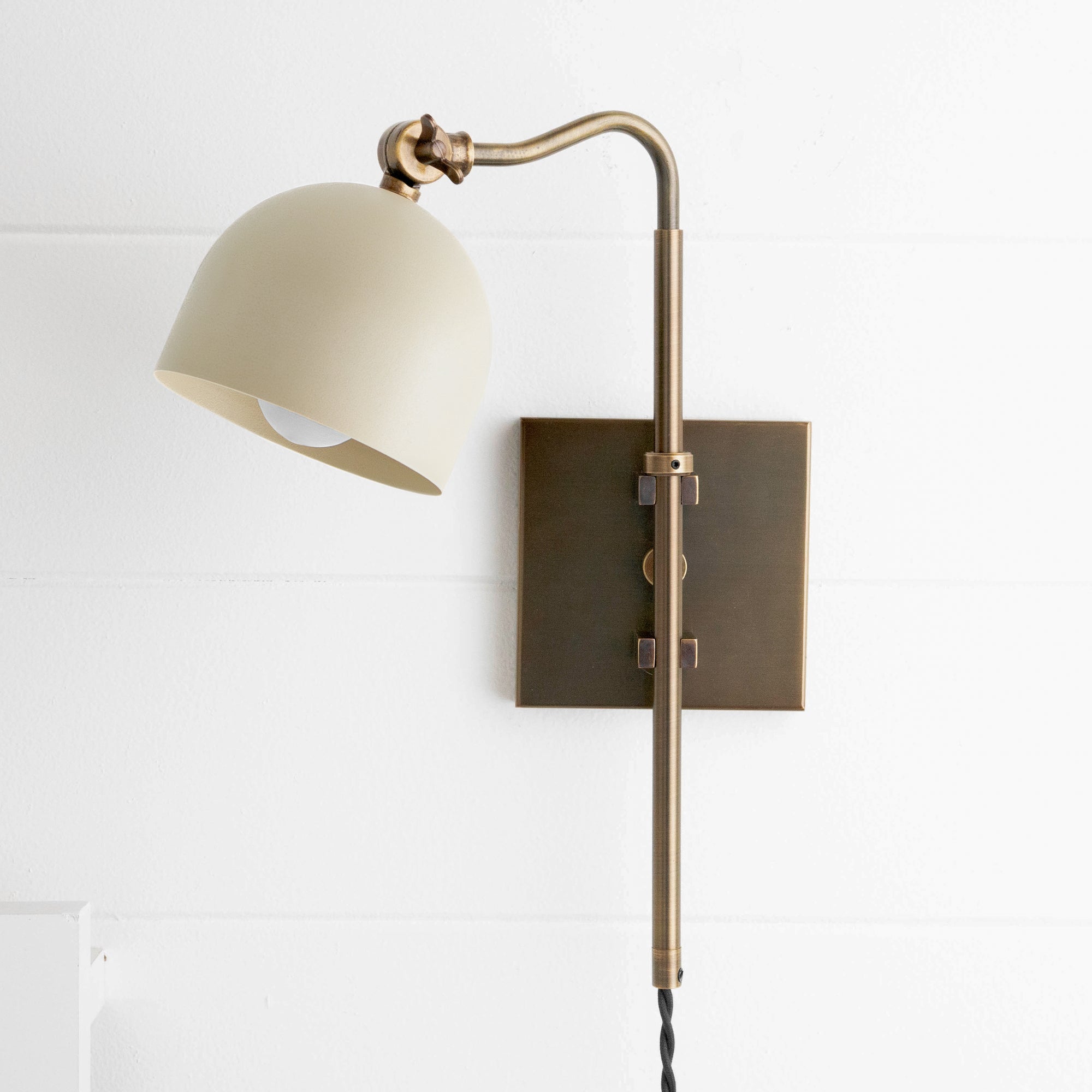SCONCE MODEL NO. 5025