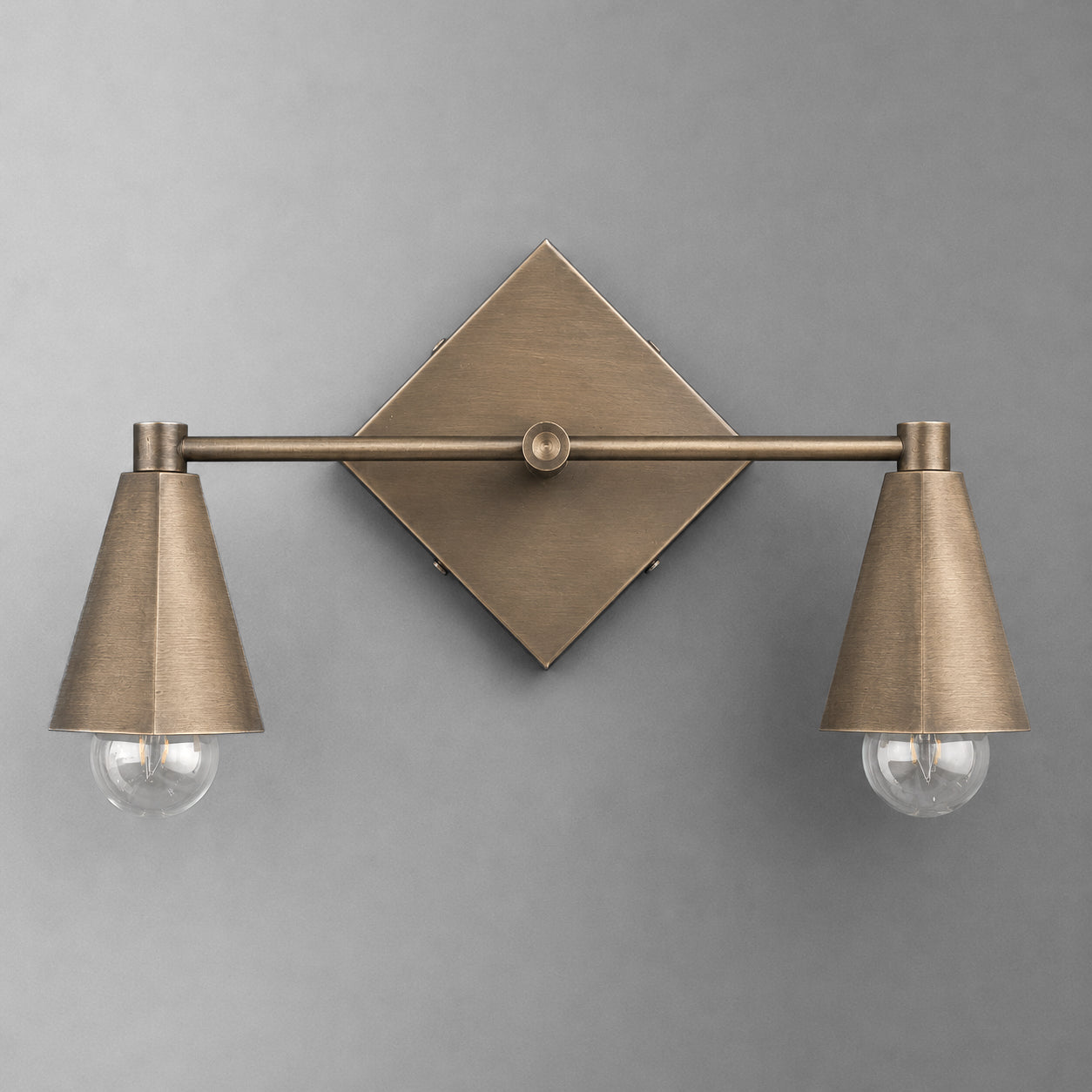VANITY LIGHT MODEL NO. 4237