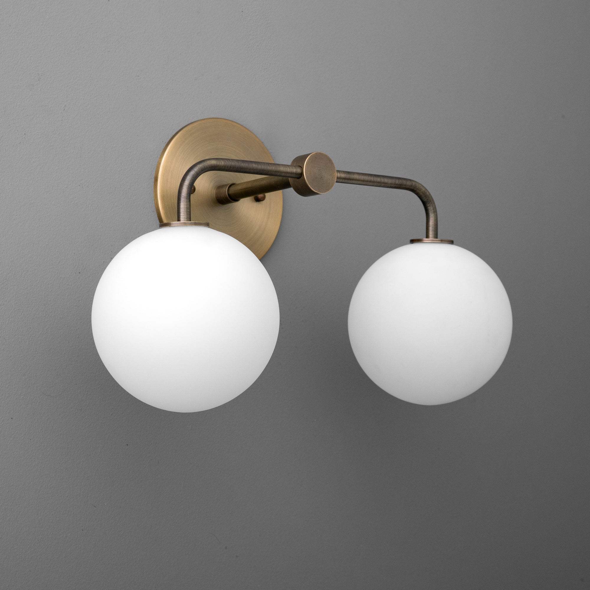 VANITY LIGHT MODEL NO. 1149