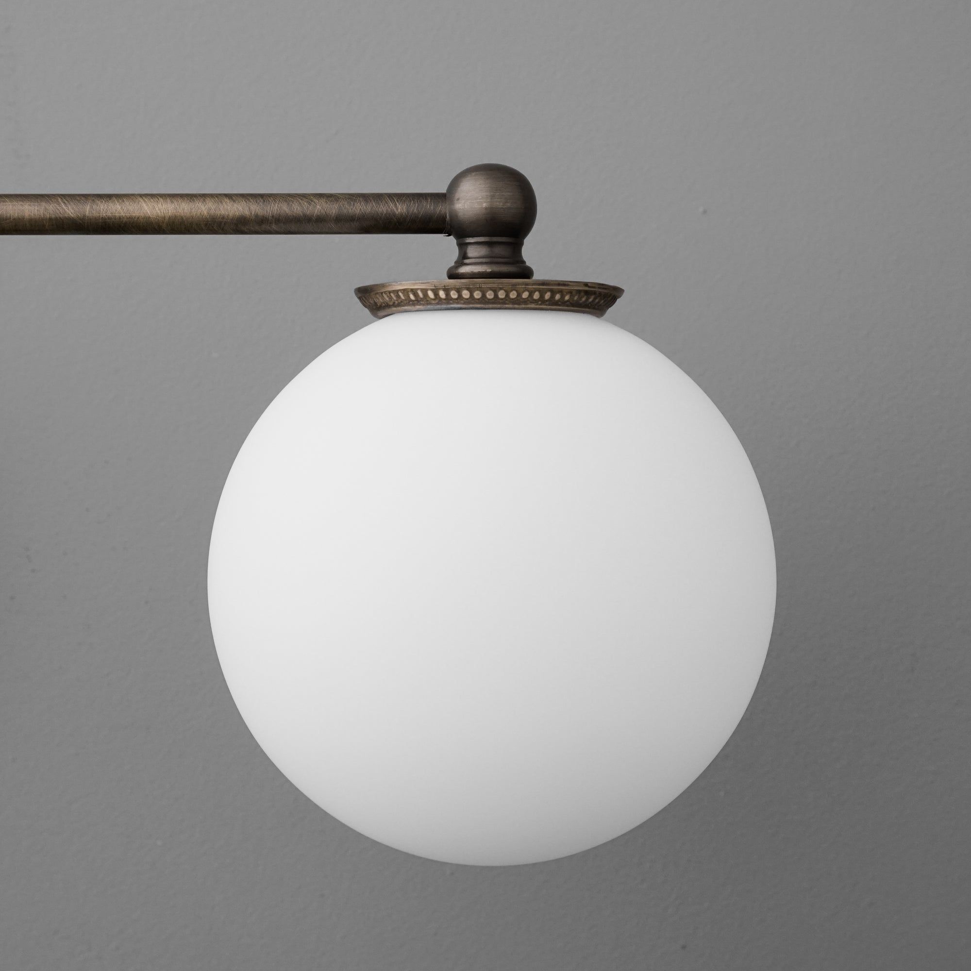 VANITY LIGHT MODEL NO. 1153