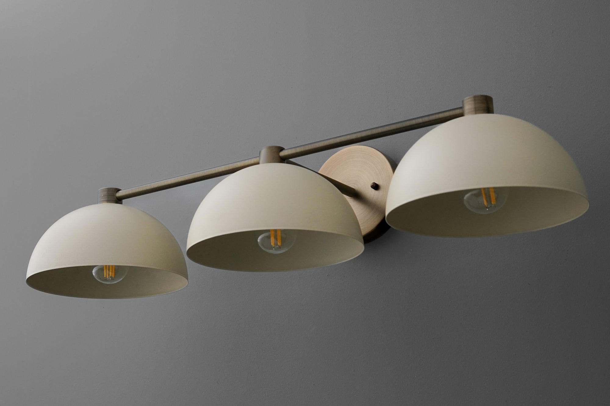 VANITY LIGHT MODEL NO. 1159