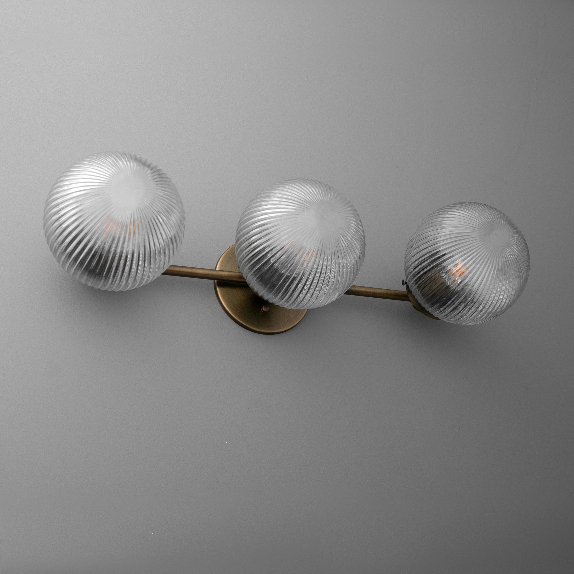 VANITY LIGHT MODEL NO. 1108