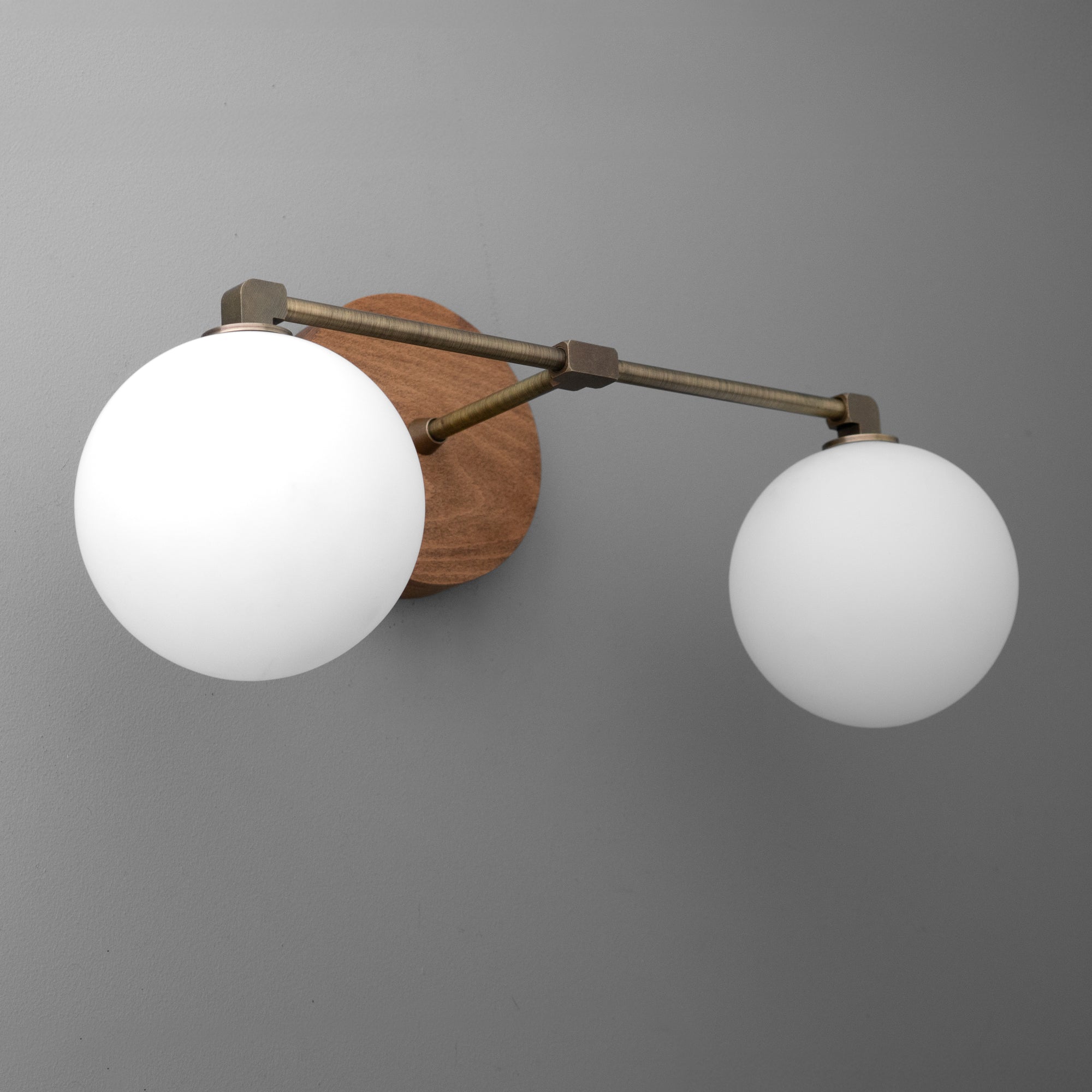 VANITY LIGHT MODEL NO. 1151