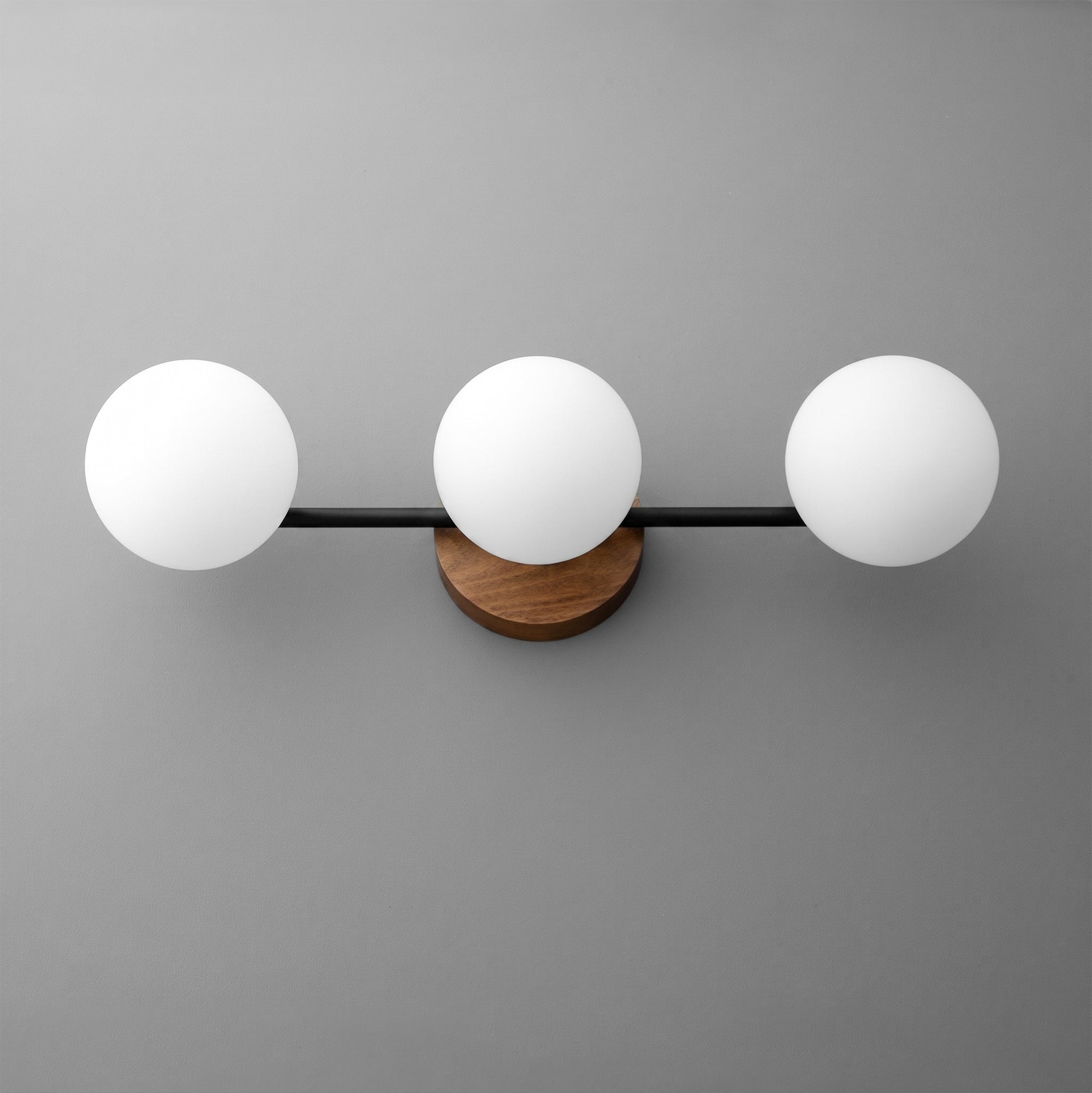 VANITY LIGHT MODEL NO. 6089