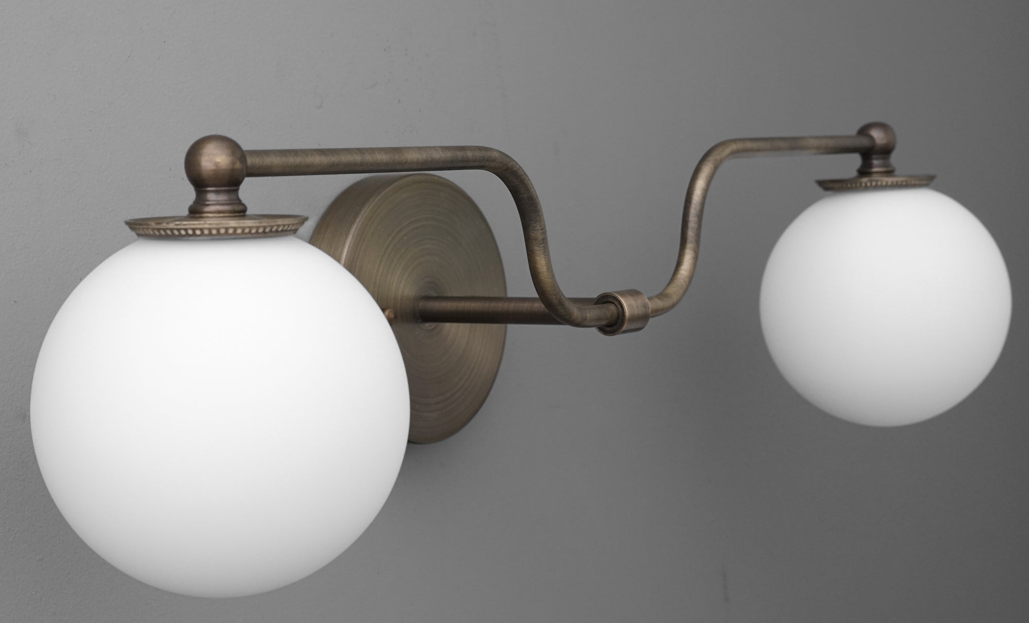 VANITY LIGHT MODEL NO. 1153