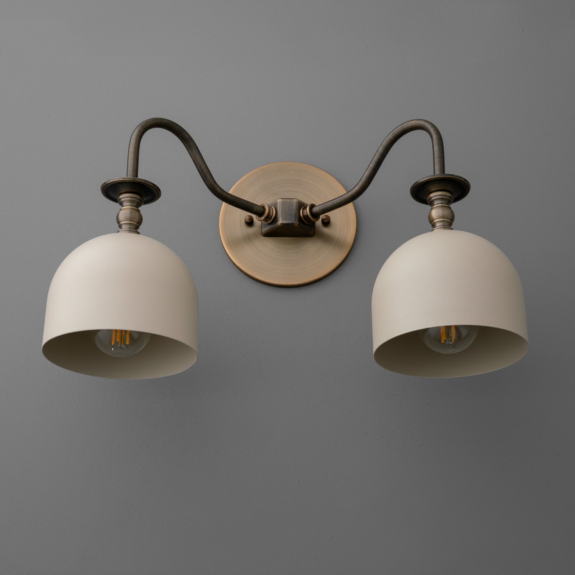 VANITY LIGHT MODEL NO. 8710