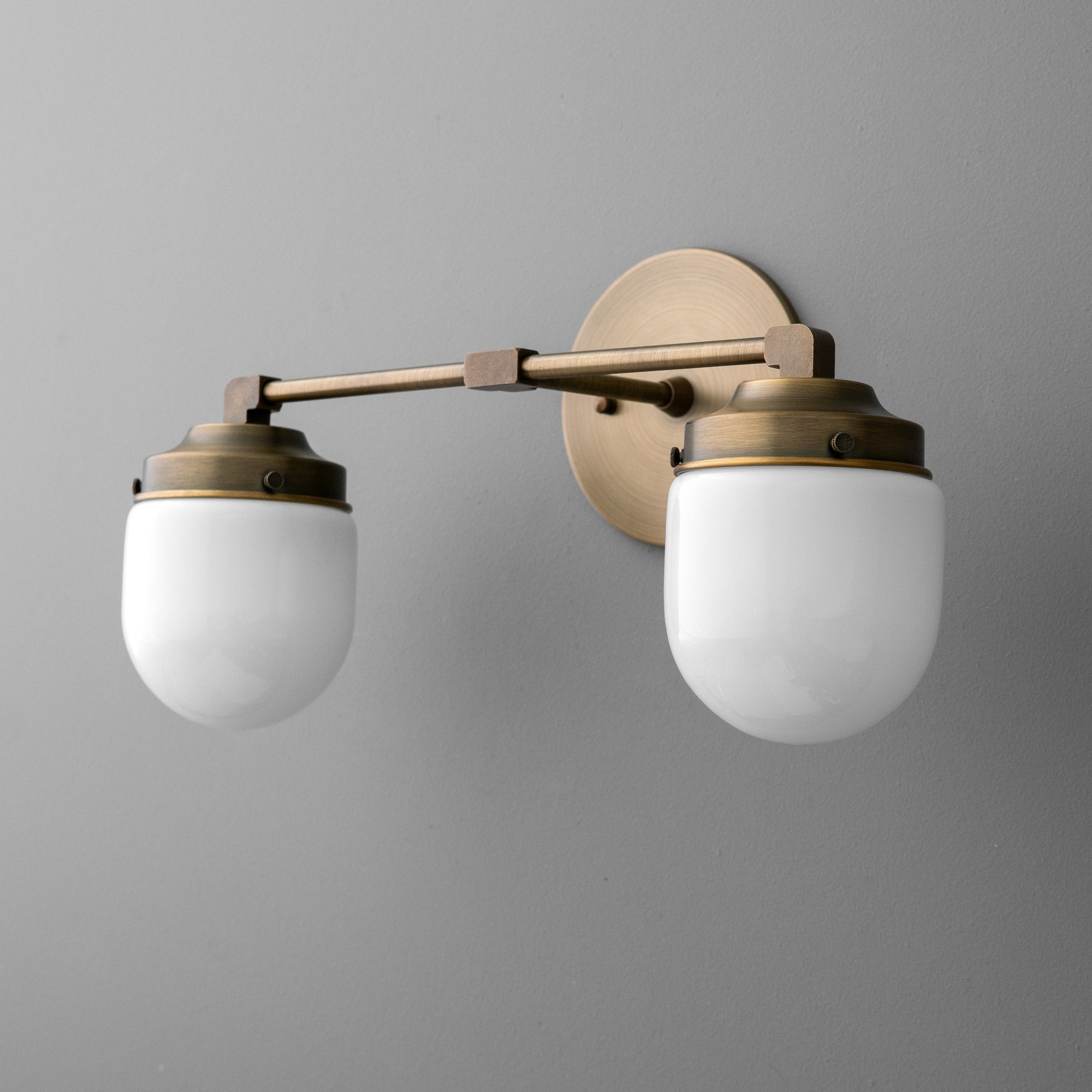 VANITY LIGHT MODEL NO. 1148