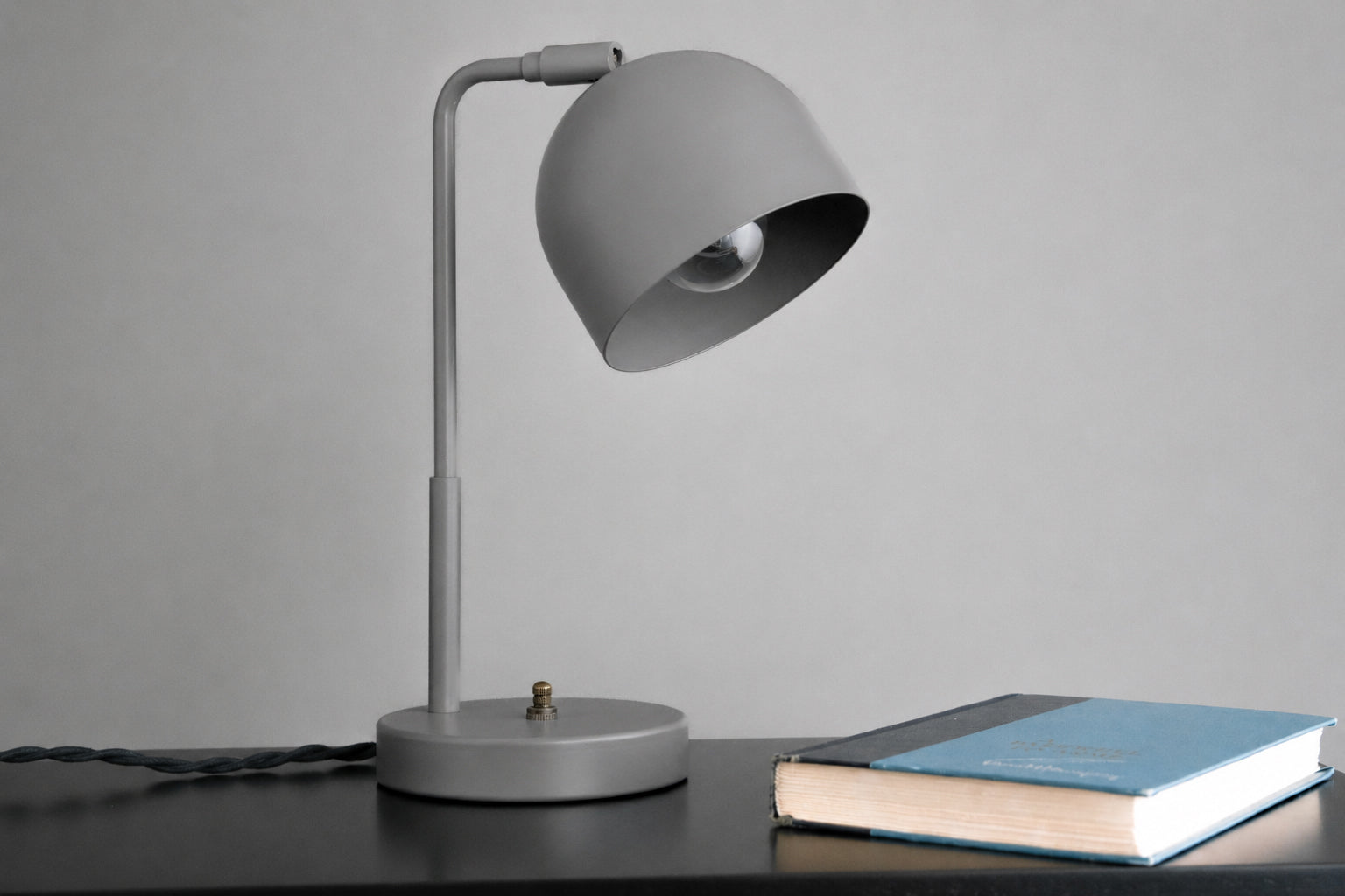 TABLE LAMP MODEL NO. 2351