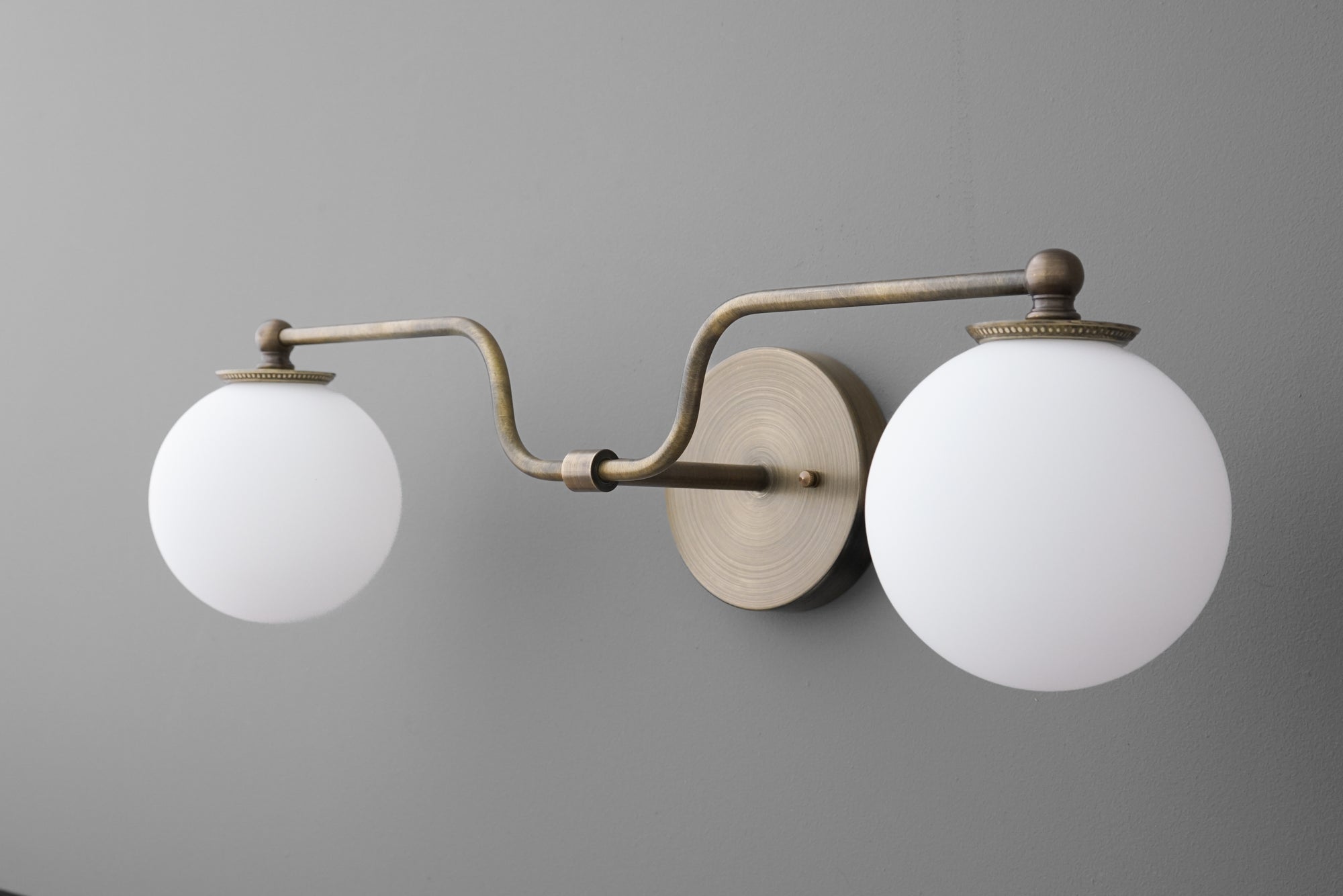 VANITY LIGHT MODEL NO. 1153