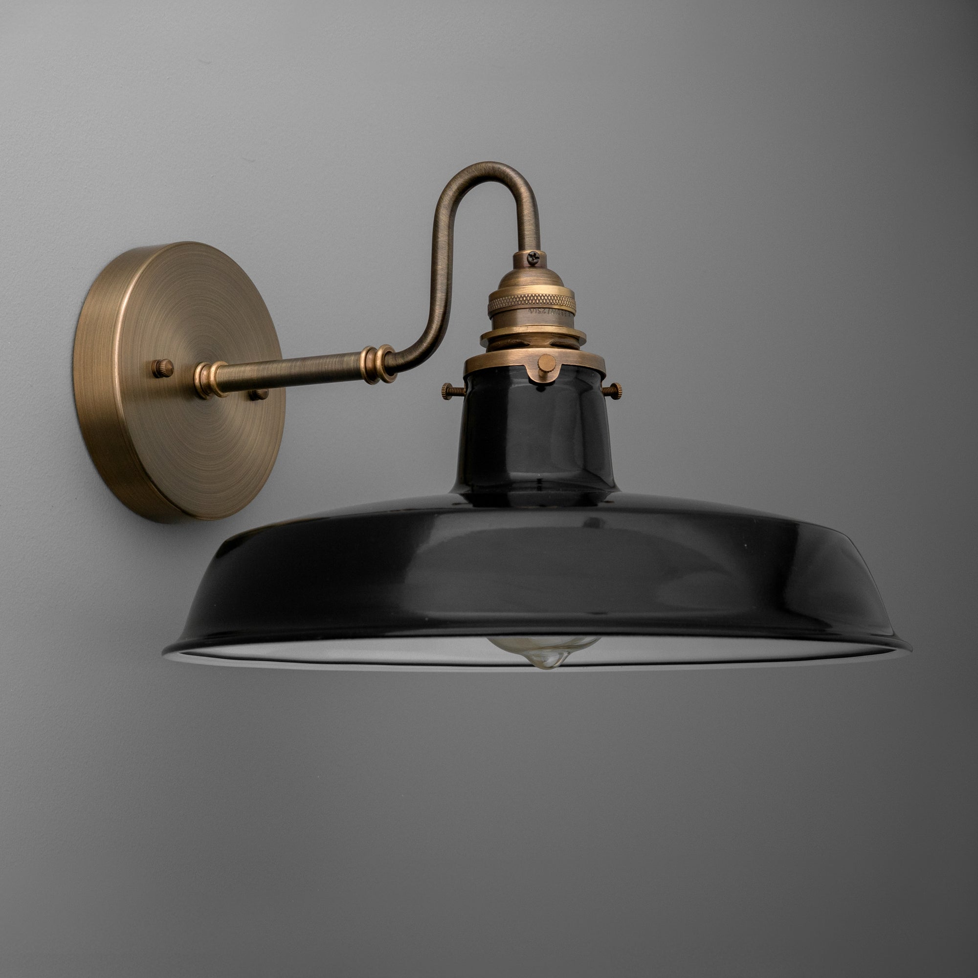 SCONCE MODEL NO. 1570