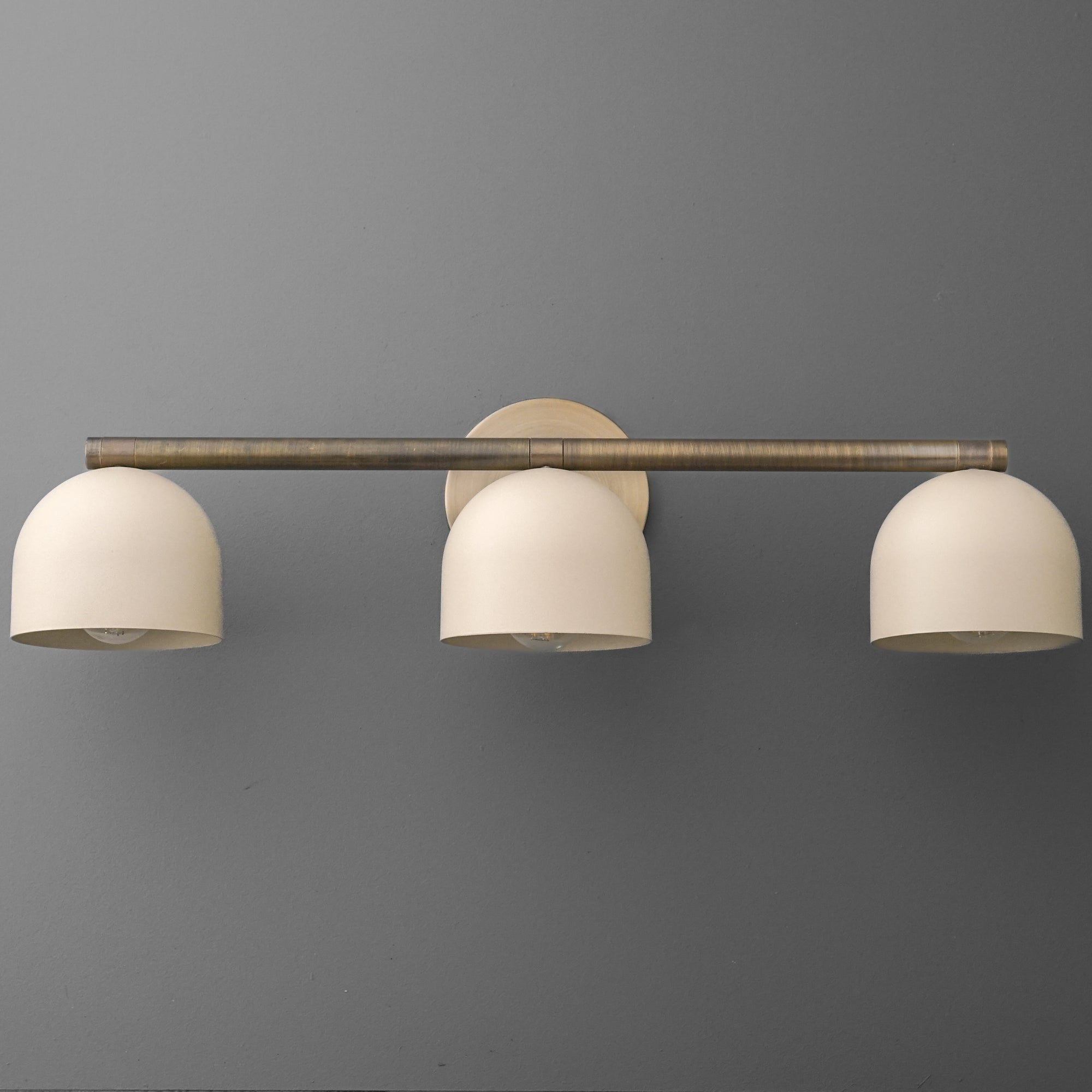 VANITY LIGHT MODEL NO. 1169